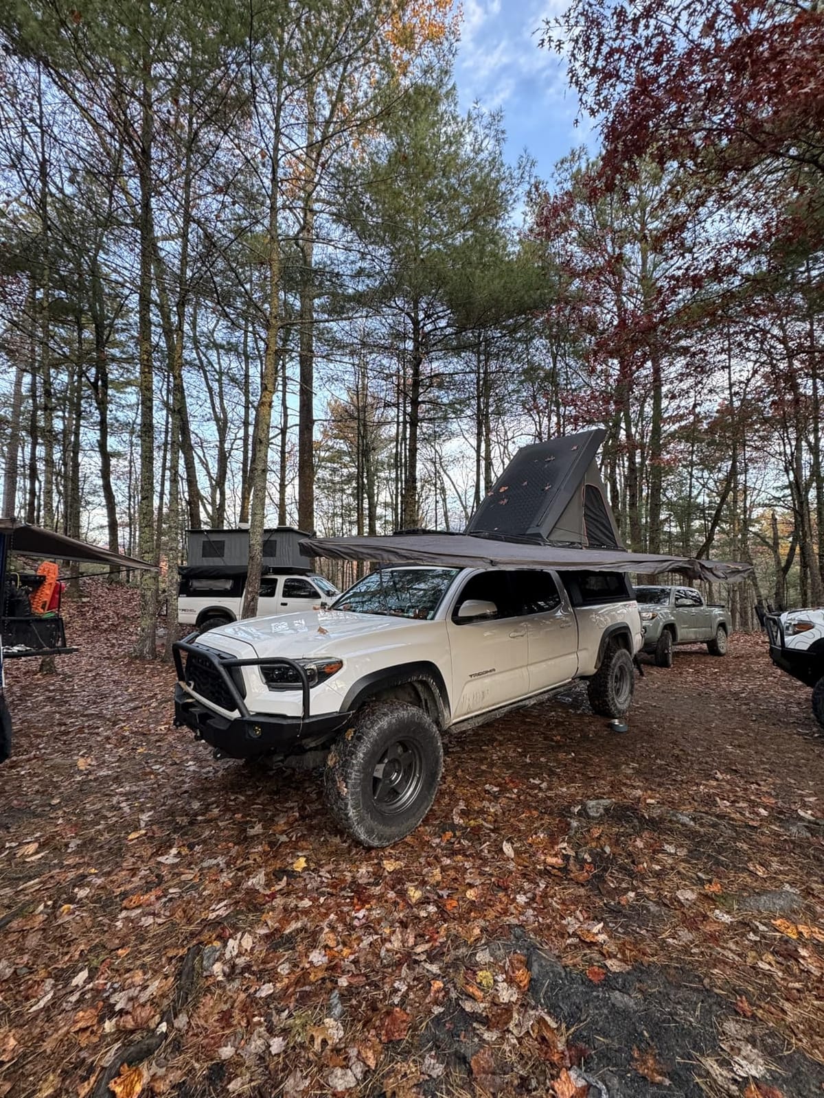 Overland Vehicle Systems 19609917 HD Nomadic 180 LTE Awning Universal | 59 Sq Ft of Coverage | Dark Gray Fabric with Black Travel Cover Included | Twist and Lock Technology | Heat-Sealed Seams customer photo 2