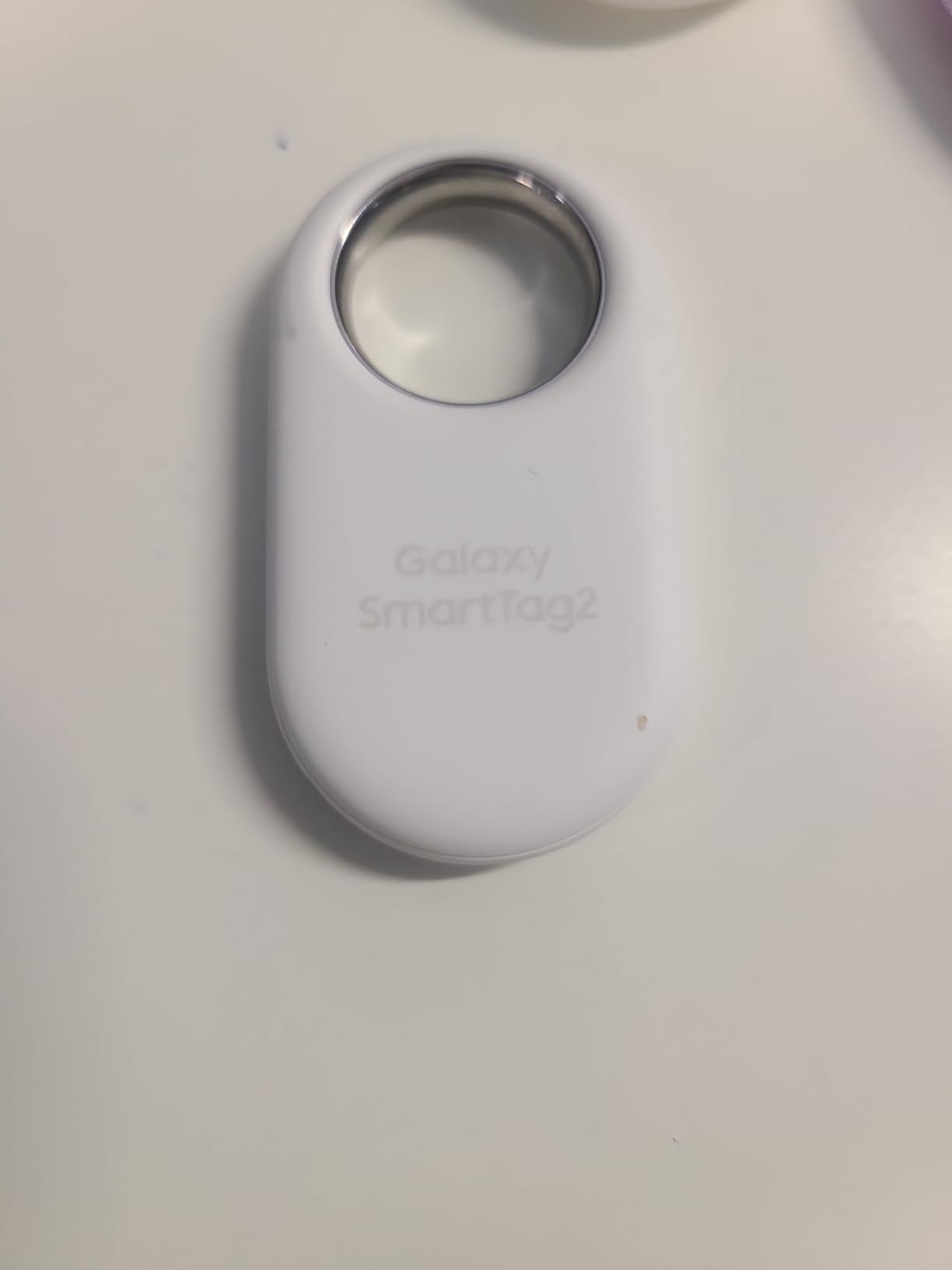 SAMSUNG SmartTag2 (2023) Bluetooth + UWB, IP67 Water and Dust Resistant, Findable via App, 1.5 Year Battery Life - White customer photo 1