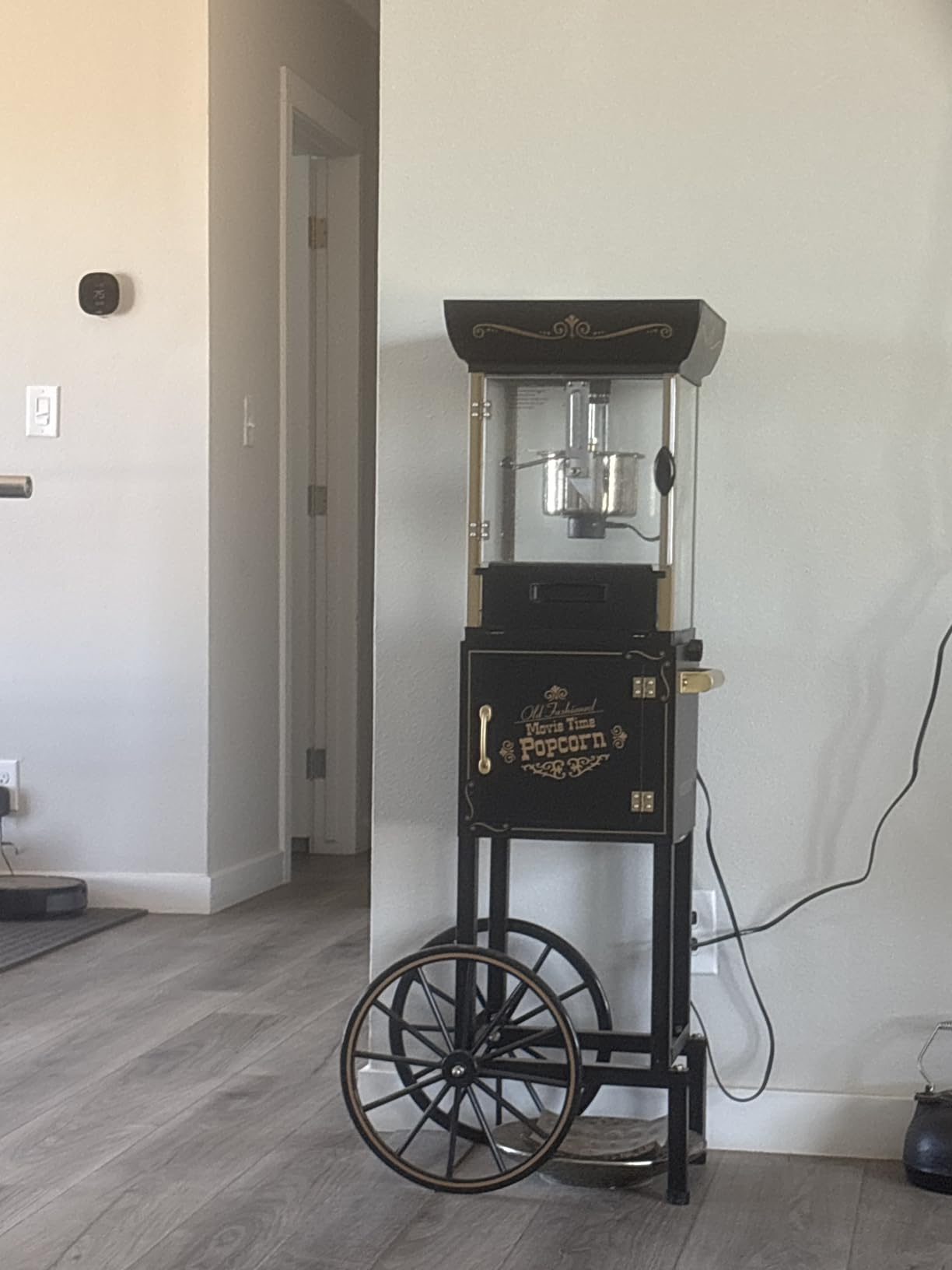 Nostalgia Popcorn Maker Machine - Vintage Theater Style Popcorn Cart With 2.5oz Stainless Steel Kettle, Makes Up To 10 Cups Easily - Bring Home the Fun with Theater Style Popcorn Machine-Black customer photo 1