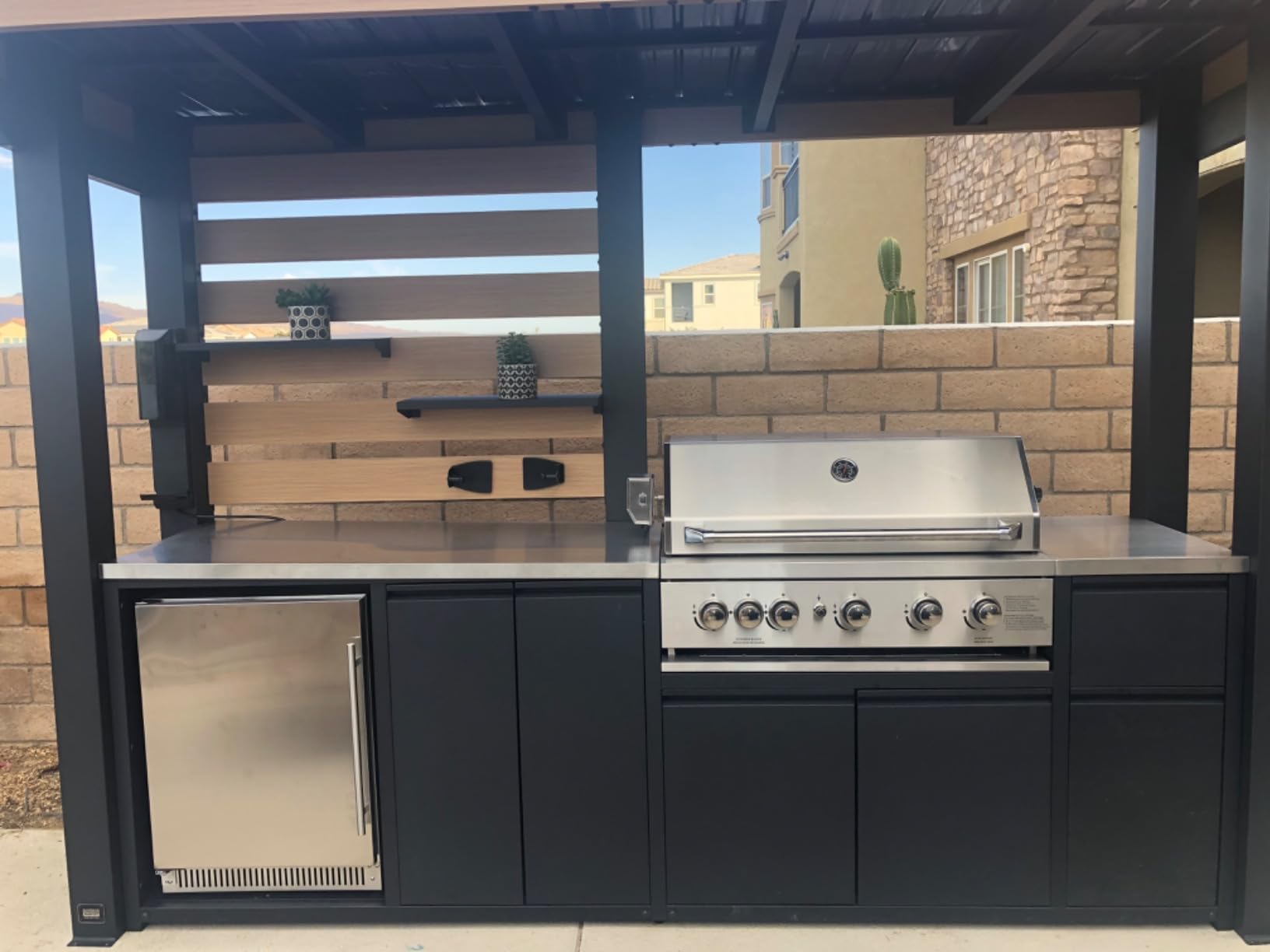 Backyard Discovery Fusion Flame Galvanized Steel Covered Outdoor Kitchen with 5-Burner Stainless, Grill, Refrigerator, Countertop, Storage, and, Roof for All-Season Outdoor Cooking, electric customer photo 1