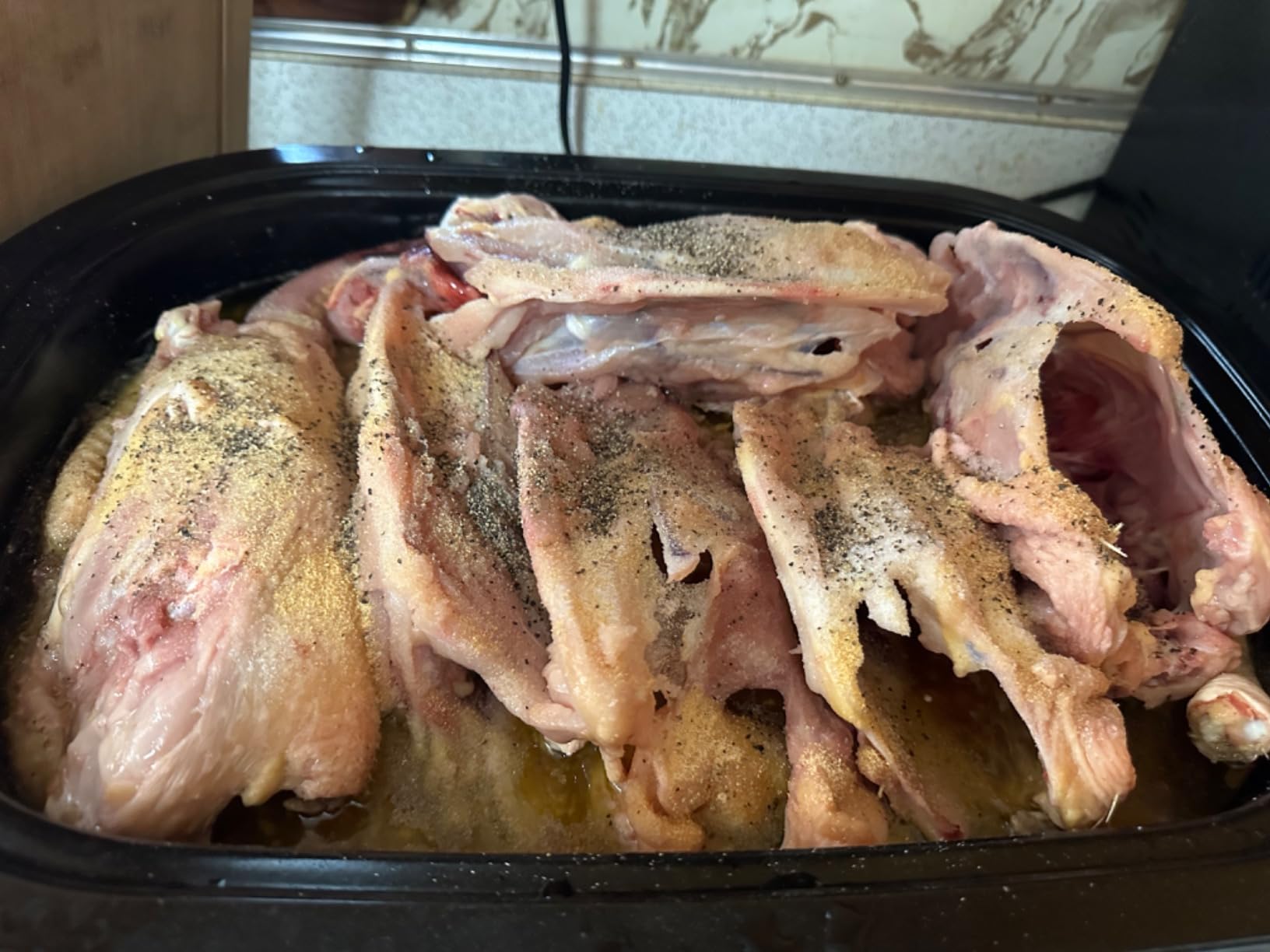 Hamilton Beach 18 Quart Electric Roaster Oven with Self-Basting Lid | Up To 24 LBS | 125 to 450°F Variable Temperature Control Electric Roaster Pan With Lid | Removable Pan | Black | 32211 customer photo 2