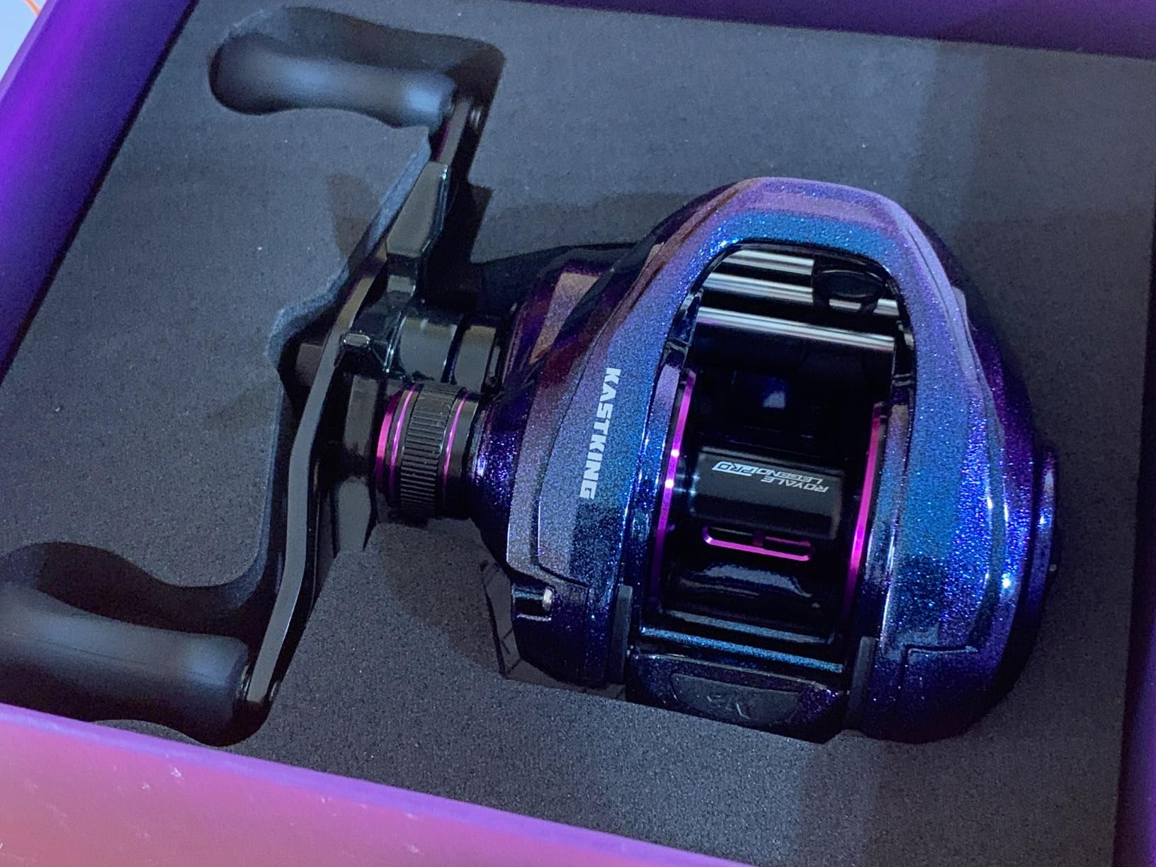 KastKing Royale Legend Pro Baitcasting Fishing Reels with 8.0:1 Gear Ratio | Max Drag: 16 lb, 11+1 BB, 5.5 oz, Carbon Fiber Frame, AutoMag Dual Braking System customer photo 2