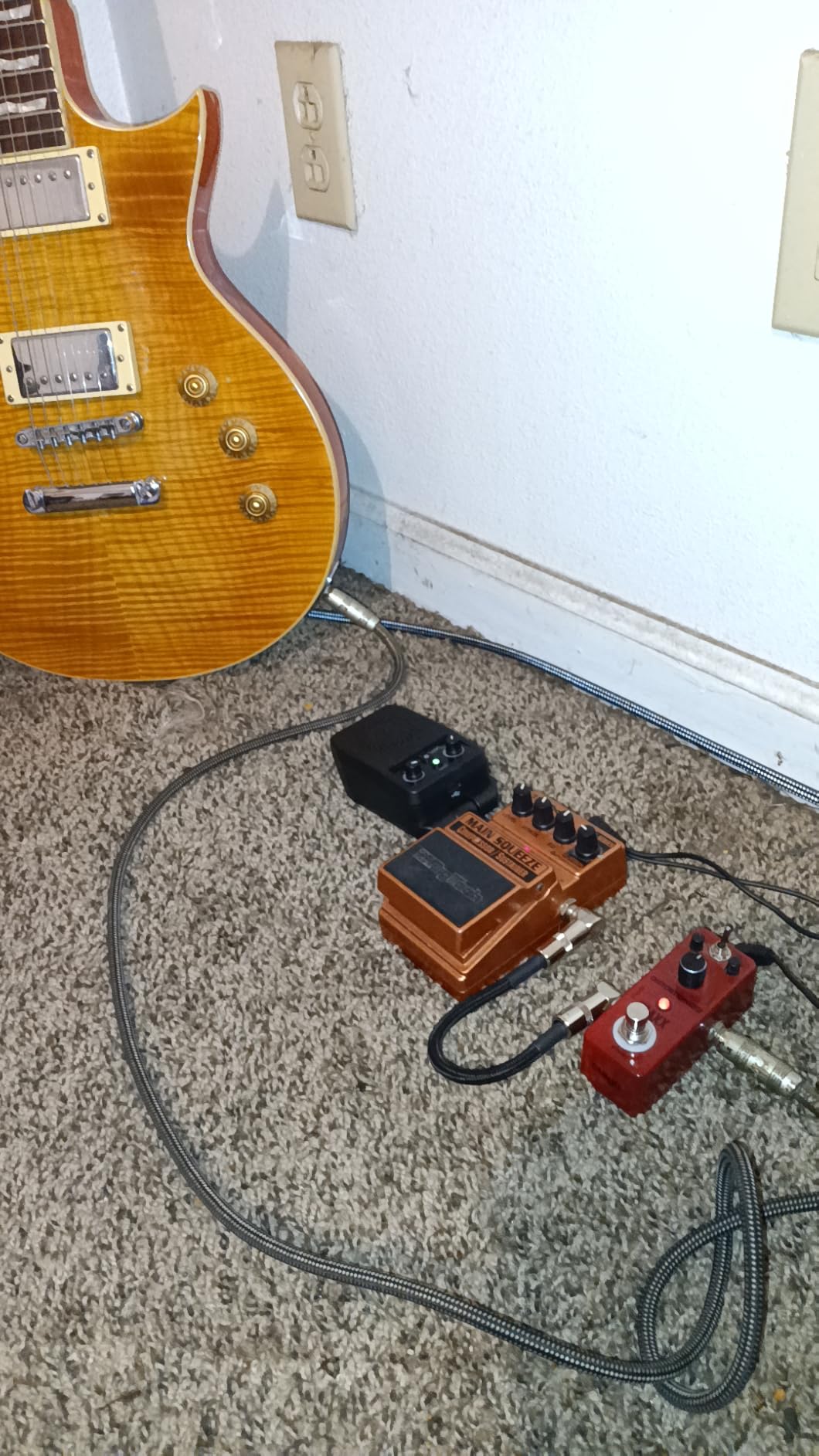 JOYO Mini Amp 5W Portable Plug in Practice Electric Amp Bluetooth Rechargeable Combo Guitar Amplifier Built-in 4 Effects Clean, Overdrive, Distortion, Reverb (JA-05G) customer photo 2