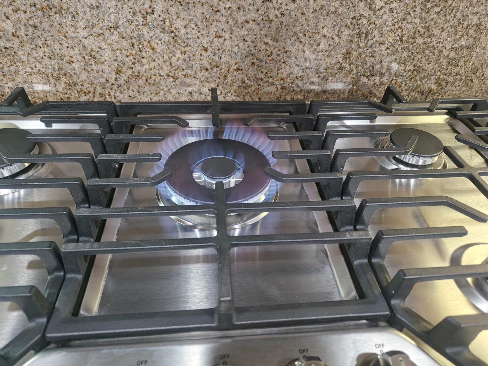 AMZCHEF 36 Inch Gas Cooktop with Griddle, 5 Italy SABAF Sealed Burners | Max 48,300 BTU Built-in Gas Stove Top, 304 Stainless Steel Panel, NG/LPG Convertible, ETL Certified customer photo 2