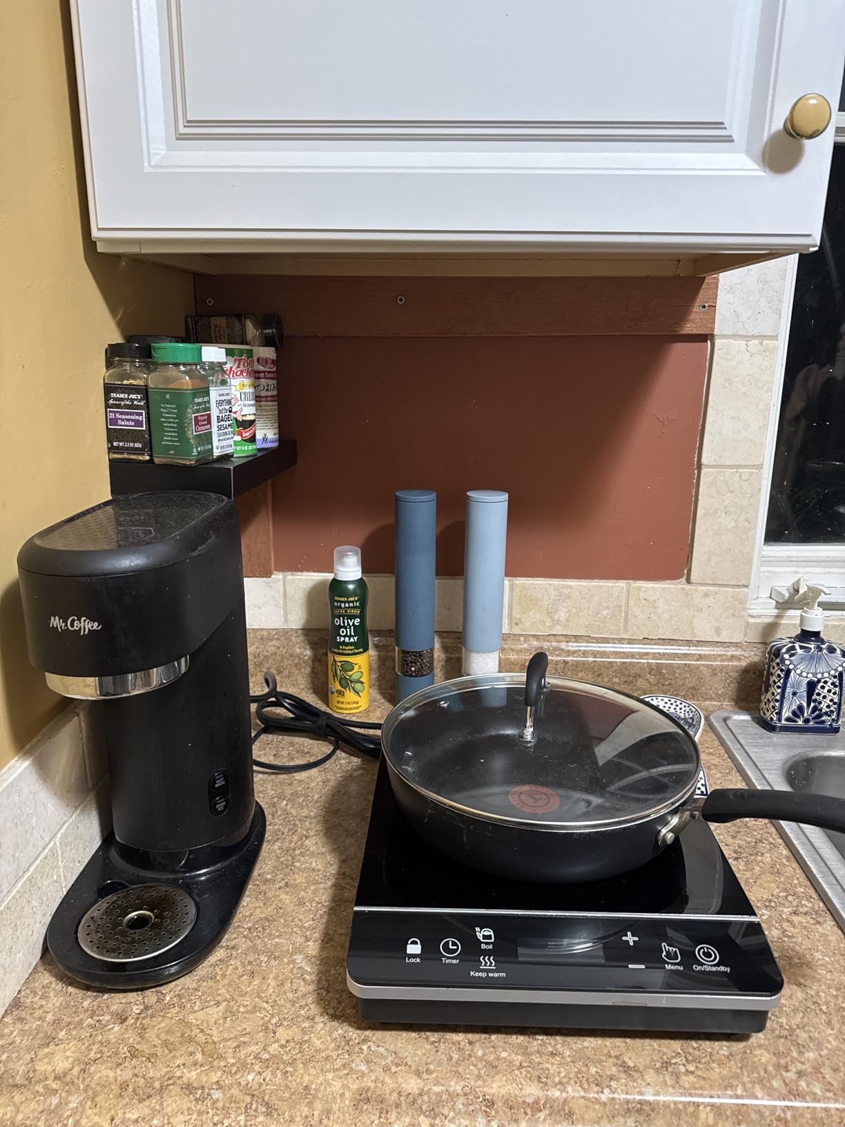 OMEO Portable Induction Cooktop Hot Plate Countertop Burner 1800 Watts customer photo 2