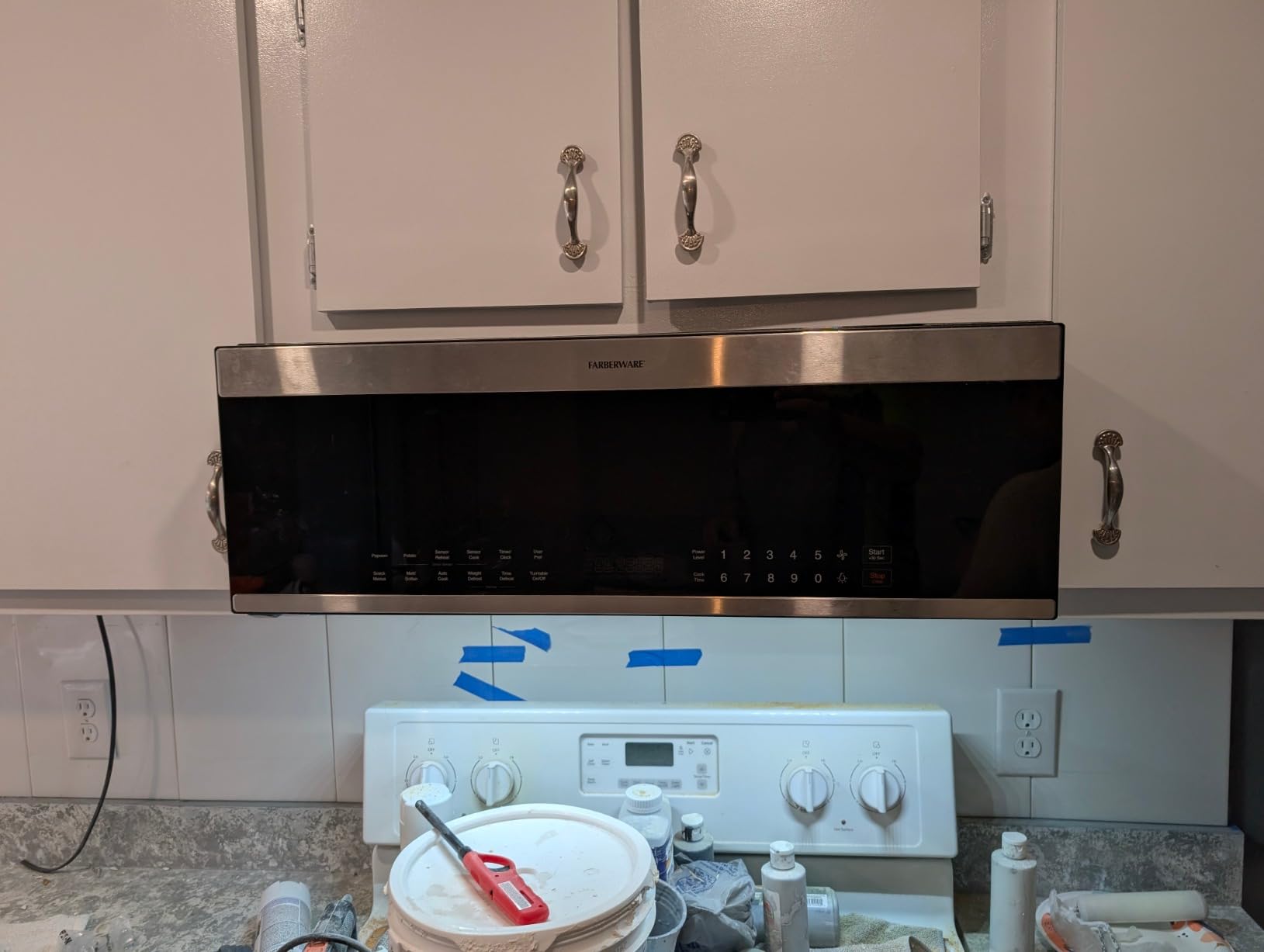 Farberware 1.7 Cu. Ft. Over-the-Range Microwave Oven, 1000 Watts Power, Auto Cook Settings, Defrost, Easy Clean and Child Safety Lock, Stainless customer photo 1