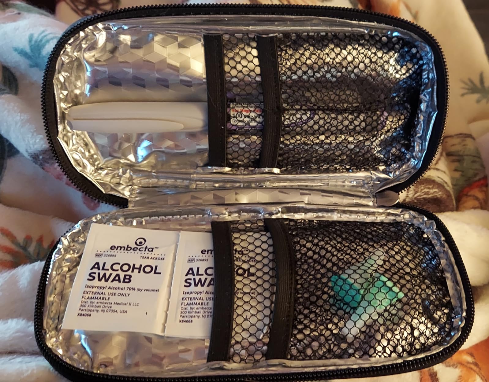 AUVON Lightweight Insulin Cooler Travel Case, 3-Layer Thickened Insulation | Compact Medication Cooler for Travel, 2 TSA Approved Ice Packs, Insulated Cooling Bag for Insulin Pens & Diabetic Supplies customer photo 2