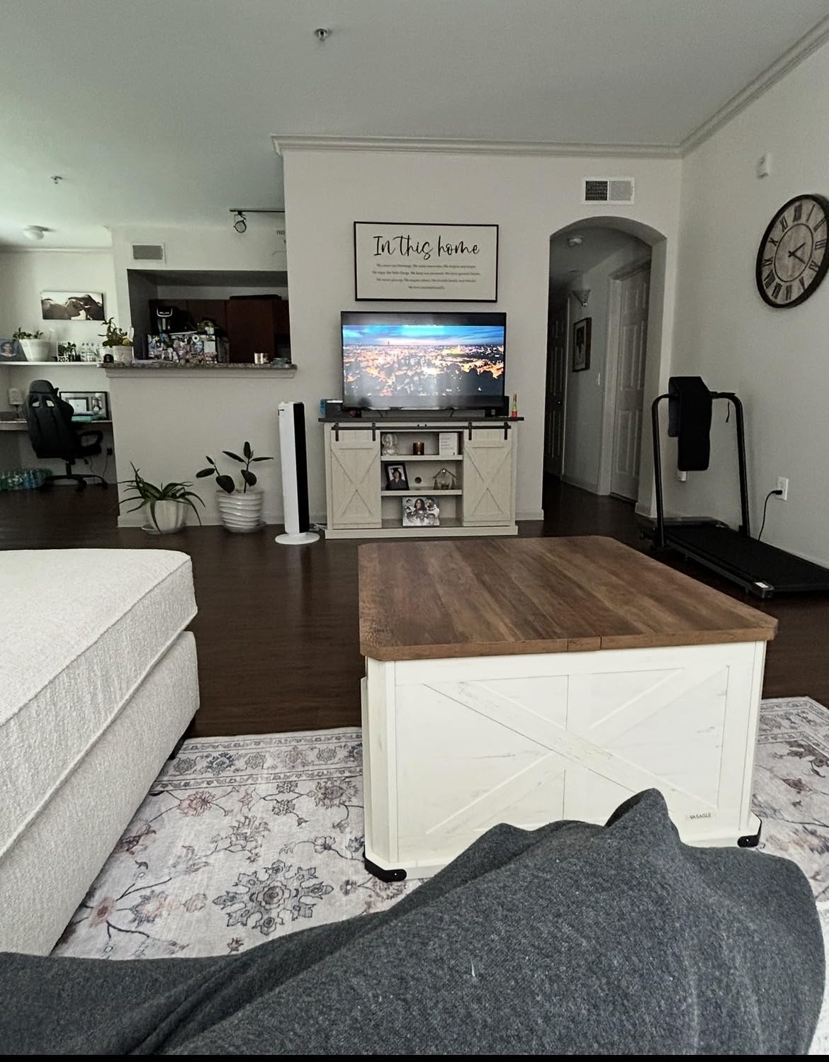 VASAGLE Farmhouse Coffee Table with Storage, Flip-Top Lids | Square Coffee Table for Living Room, with Hidden Compartment, Honey Brown and Rustic White, LIRY Collection ULCT232W73 customer photo 2