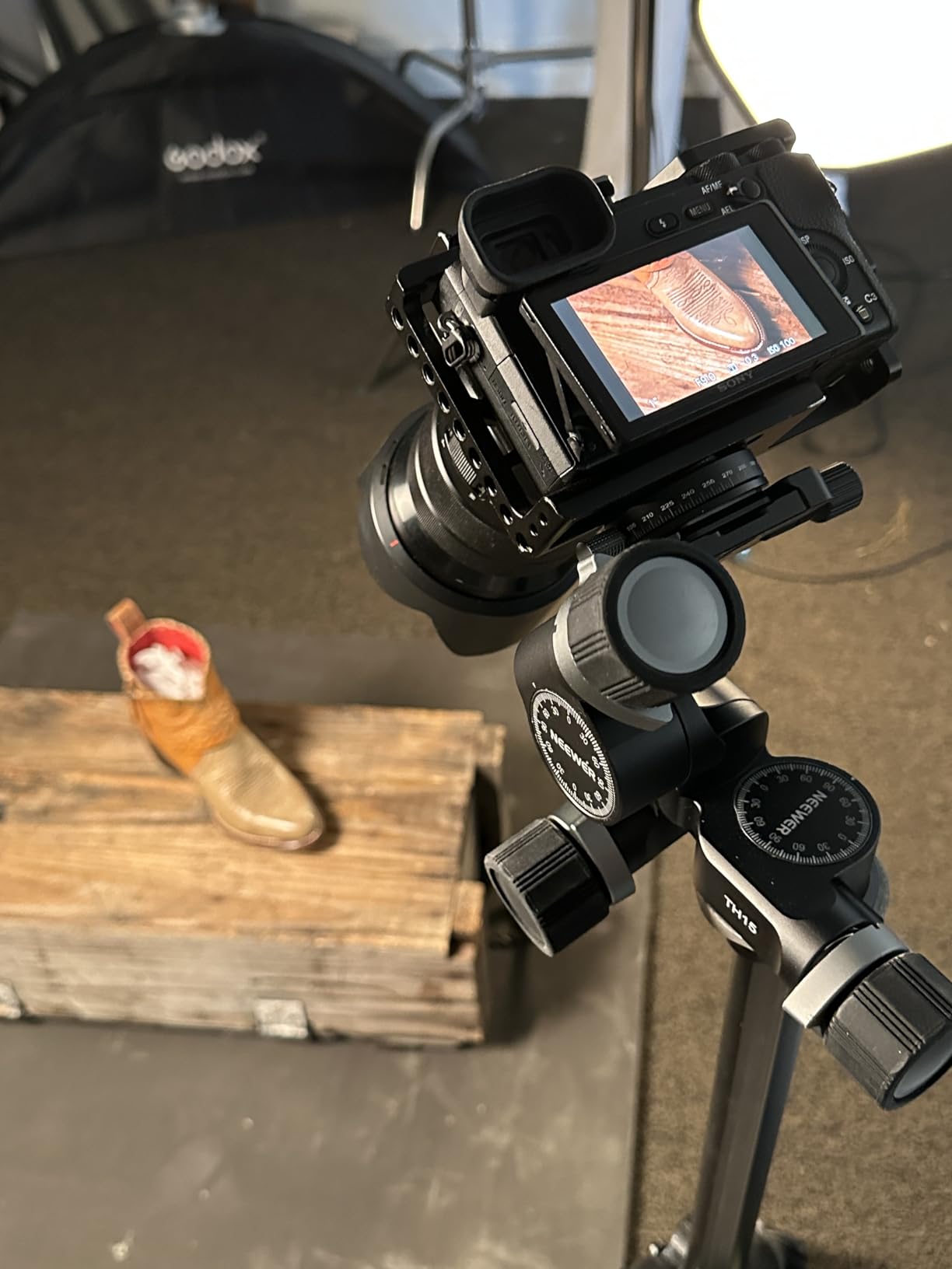 NEEWER 3 Way Geared Tripod Head with 360° Panoramic Arca QR Plate, TH15 | Millimeter Micro Adjustment, Aluminum Alloy, 3 Axis Pan Tilt Head, Quick Switch Large & Fine Dual Modes, Max Load 13.2lb/6kg customer photo 1