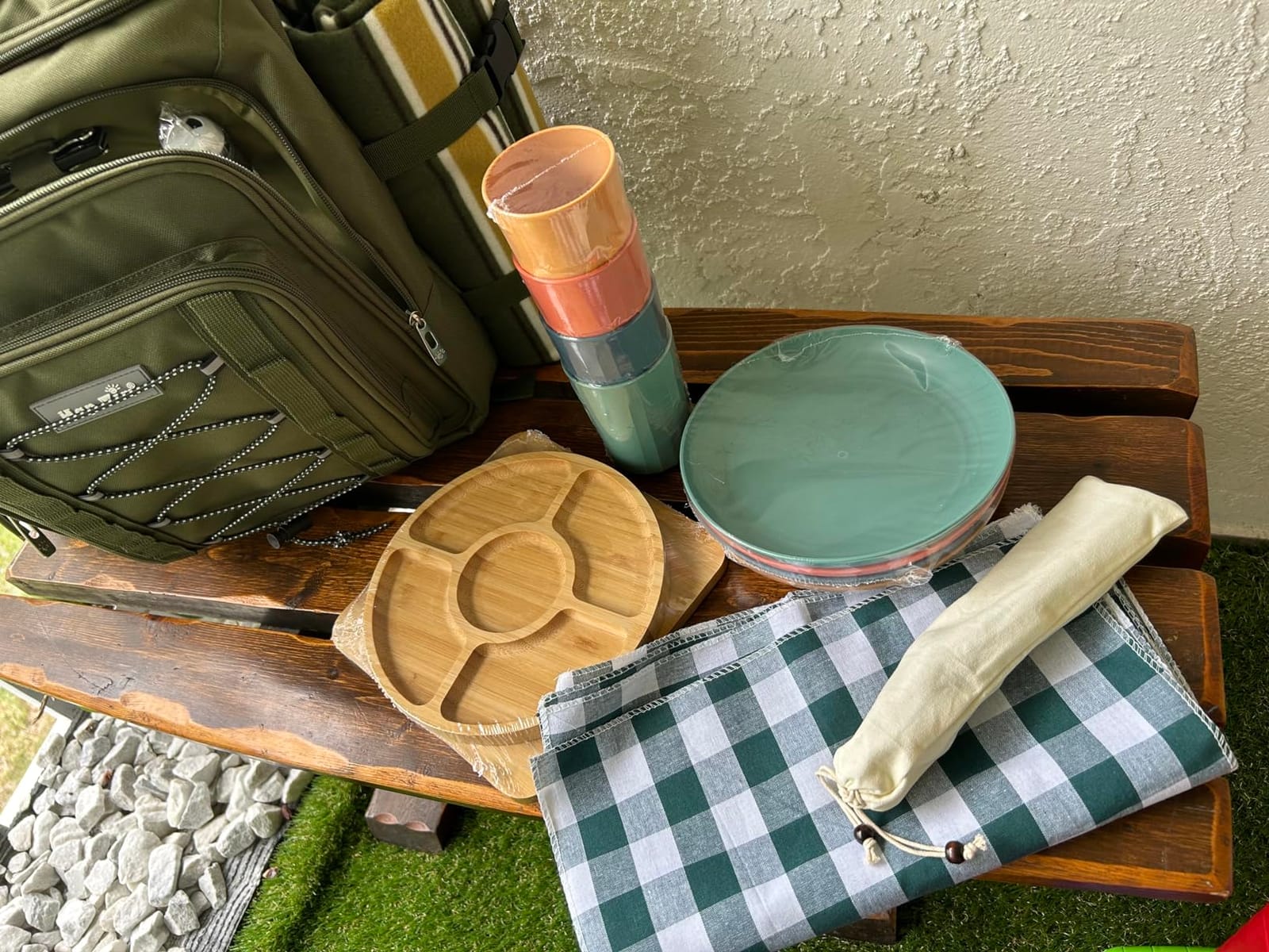 Hap Tim Picnic Basket Backpack for 4 Person with Blanket, Insulated Leakproof Cooler Compartment, Wine Holder, Cutlery Set, Engagement Gifts for Couples, White Elephant Gift Ideas, Green customer photo 1