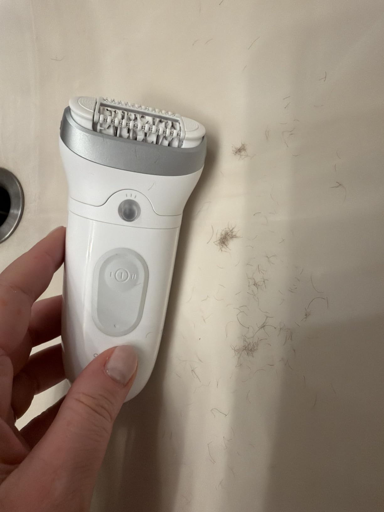 Braun Epilator Silk-épil 7, Hair Removal Device, Women Shaver & Trimmer, Wet and Dry, Wide Head, Includes Shaver Head and Trimmer Comb, SE7-041, Silver customer photo 1