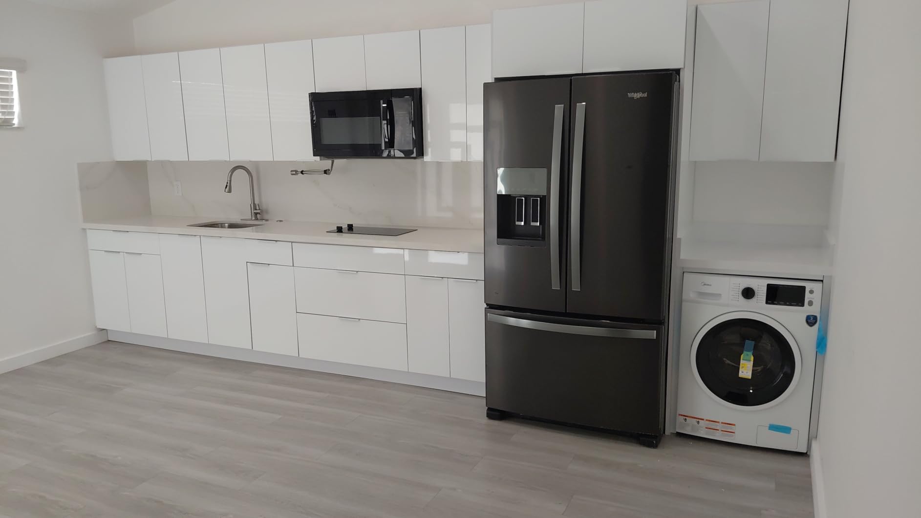 Midea Washer Dryer Combo 2.7 Cu.ft 24