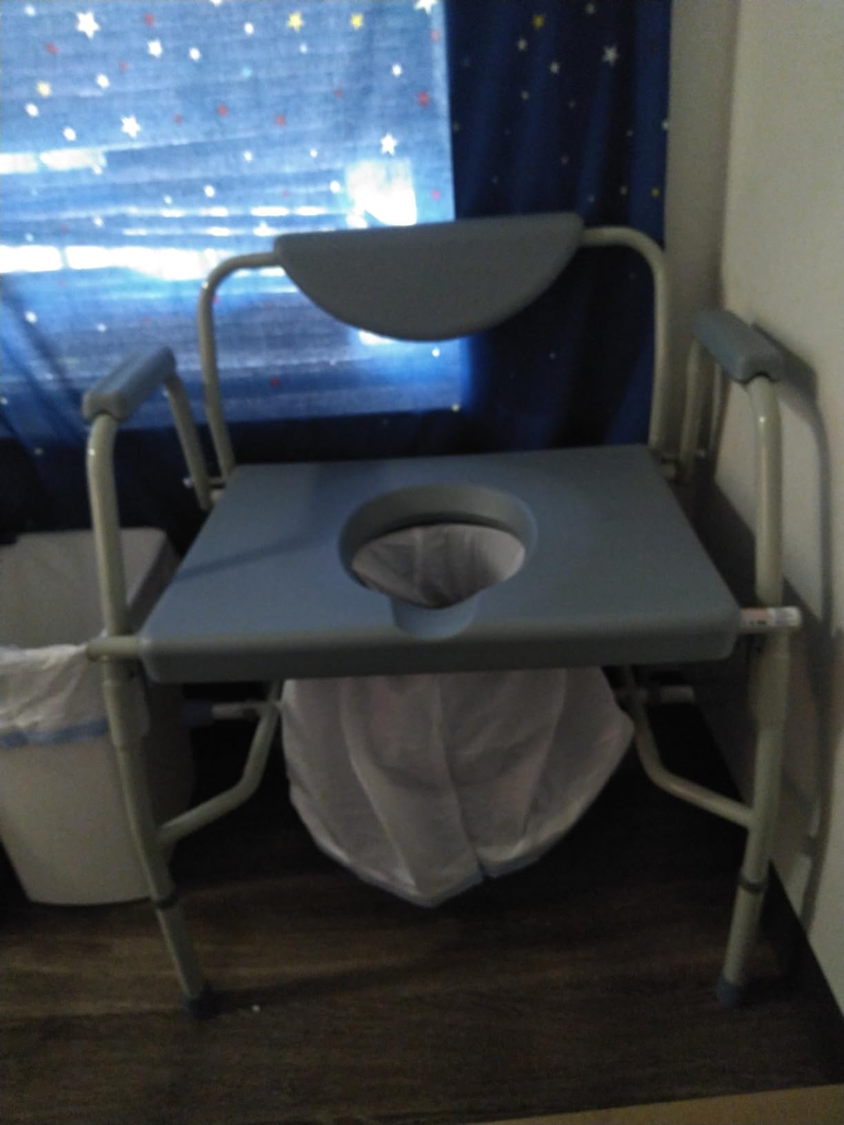 VEVOR Shower Commode Wheelchair with 4 Lockable Wheels, Footrests, Flip-up Arms, 3-Level Adjustable Height, 5L Removable Bucket, 350 LBS Capacity, Commode Chair for Adults Seniors customer photo 1