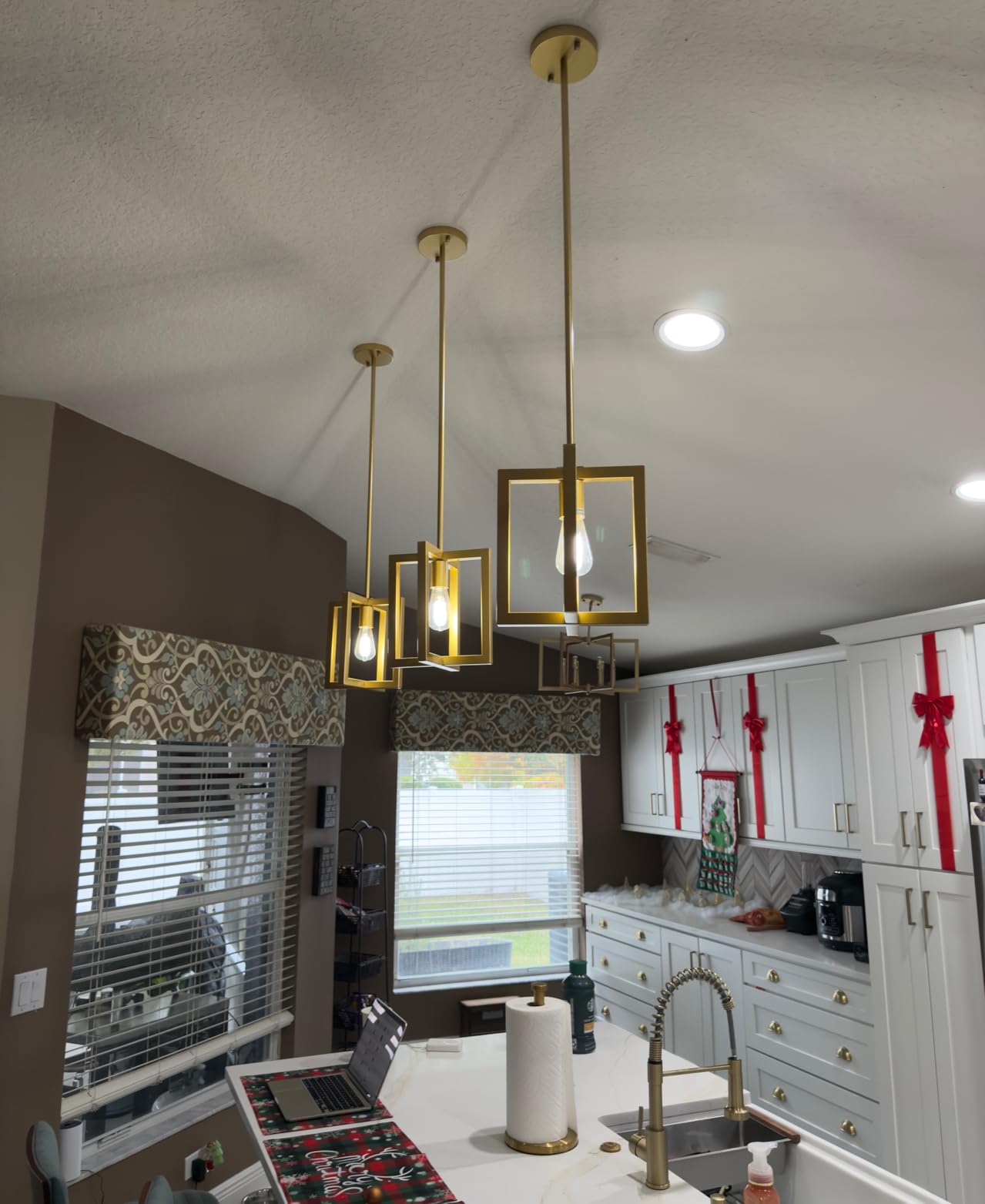 Klgxnrd 6-Light Gold Pendant Light, Modern Farmhouse Dining Room Light Fixtures Over Table, Industrial Metal Geometric Kitchen Chandelier for Entryway Hallway Foyer Bedroom customer photo 2