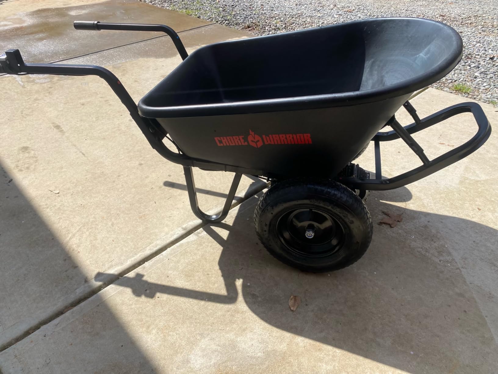 Electric Powered Wheelbarrow 350 LBS Capacity and 6 Cu FT Poly Tray 8 Hour Battery Life customer photo 1