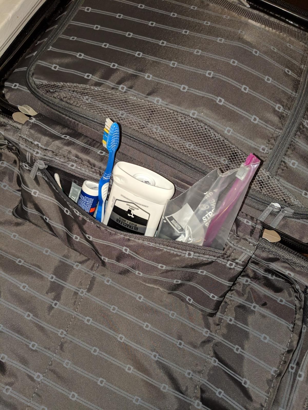 Helium Aero Hardside Expandable Luggage with Spinner Wheels, Blue Cobalt, 2-Piece Set (21/28) customer photo 1