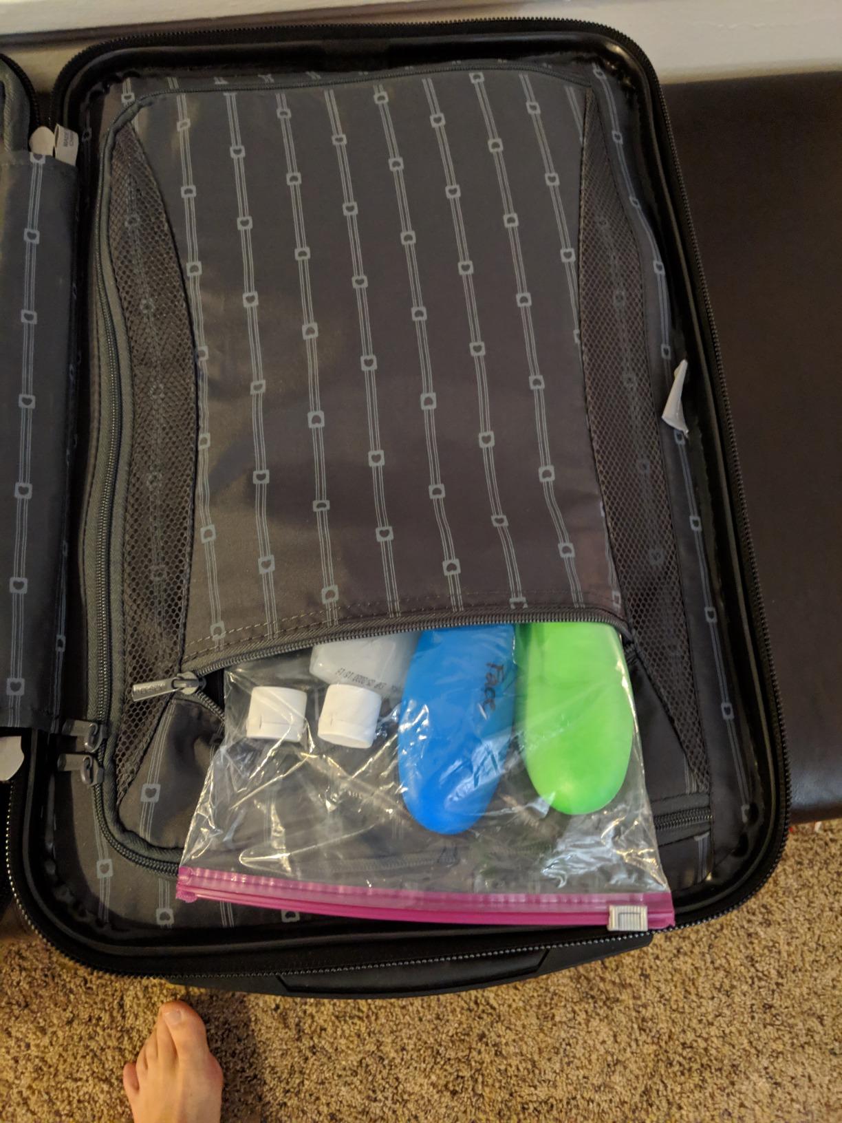 Helium Aero Hardside Expandable Luggage with Spinner Wheels, Blue Cobalt, 2-Piece Set (21/28) customer photo 2