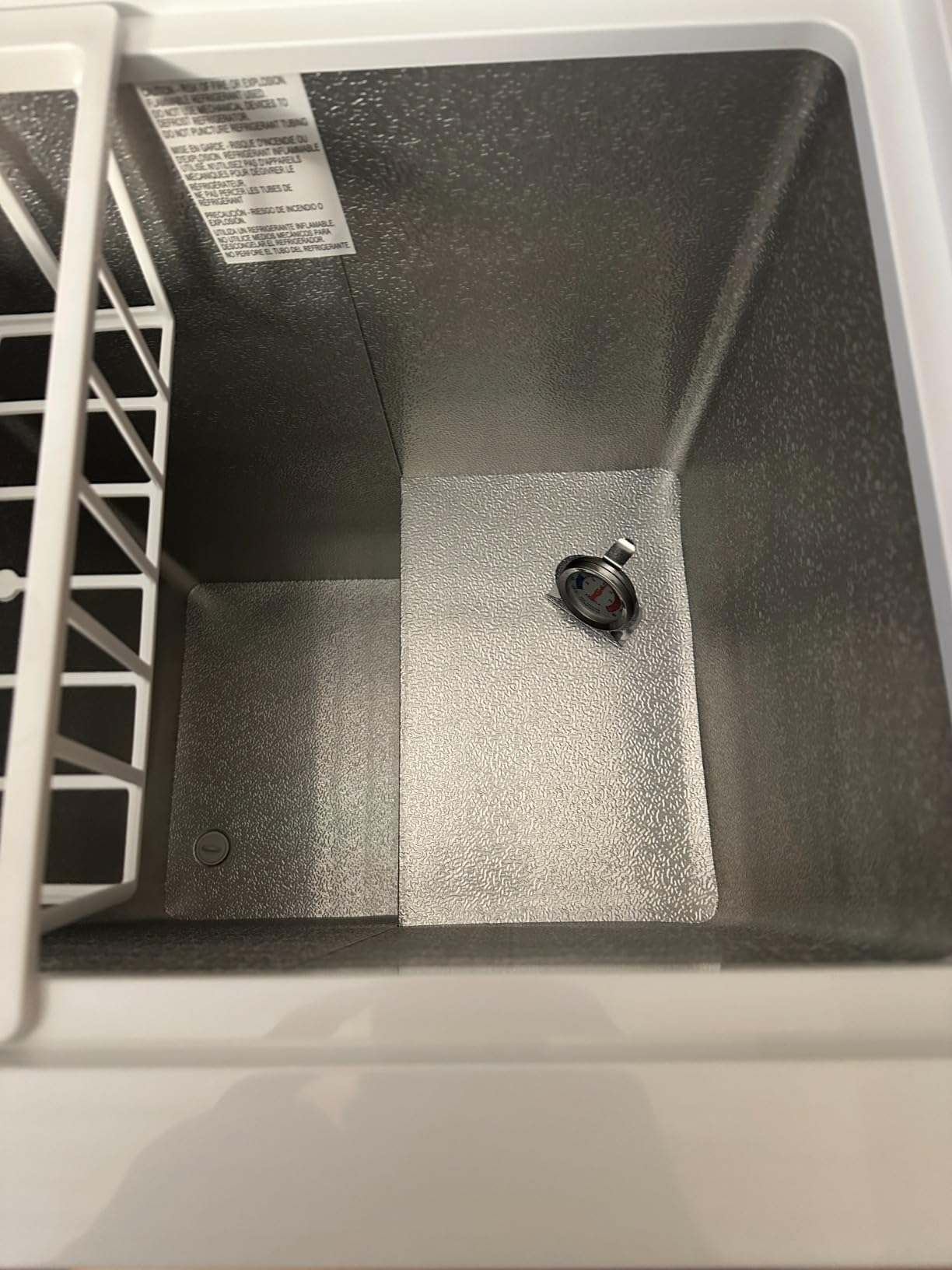 BLACK+DECKER 19.8 Cu. Ft. Chest Freezer, R600a Refrigerant, BCF1980E, White | Deep Freezer with Top Opening, Chest with 2 Removable Storage Baskets, Mechanical Temperature Control, Manual Defrost customer photo 2