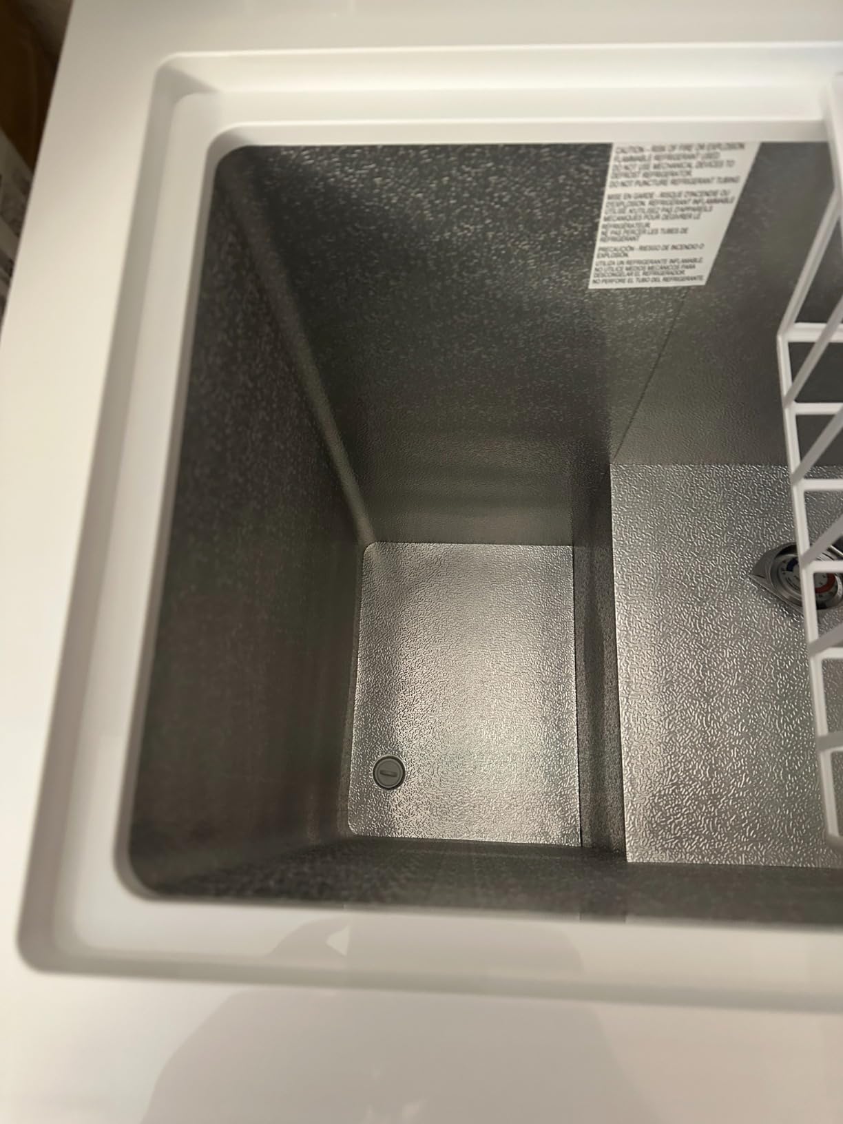 BLACK+DECKER 16.2 Cu. Ft. Chest Freezer, R600a Refrigerant, BCF1620E, White | Deep Freezer with Top Opening, Chest with 2 Removable Storage Baskets, Mechanical Temperature Control, Manual Defrost customer photo 1