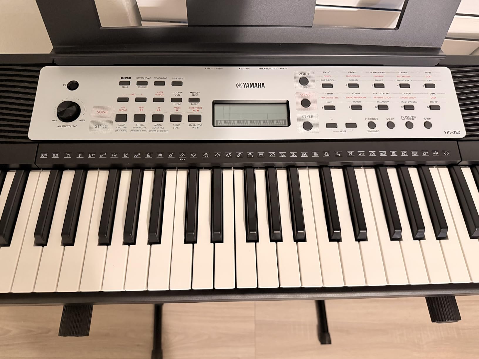 Yamaha 61-Key Portable Keyboard for Beginners with Built-In Songs, Quiz Mode, Music Rest, with Power Adapter YPT280 customer photo 2