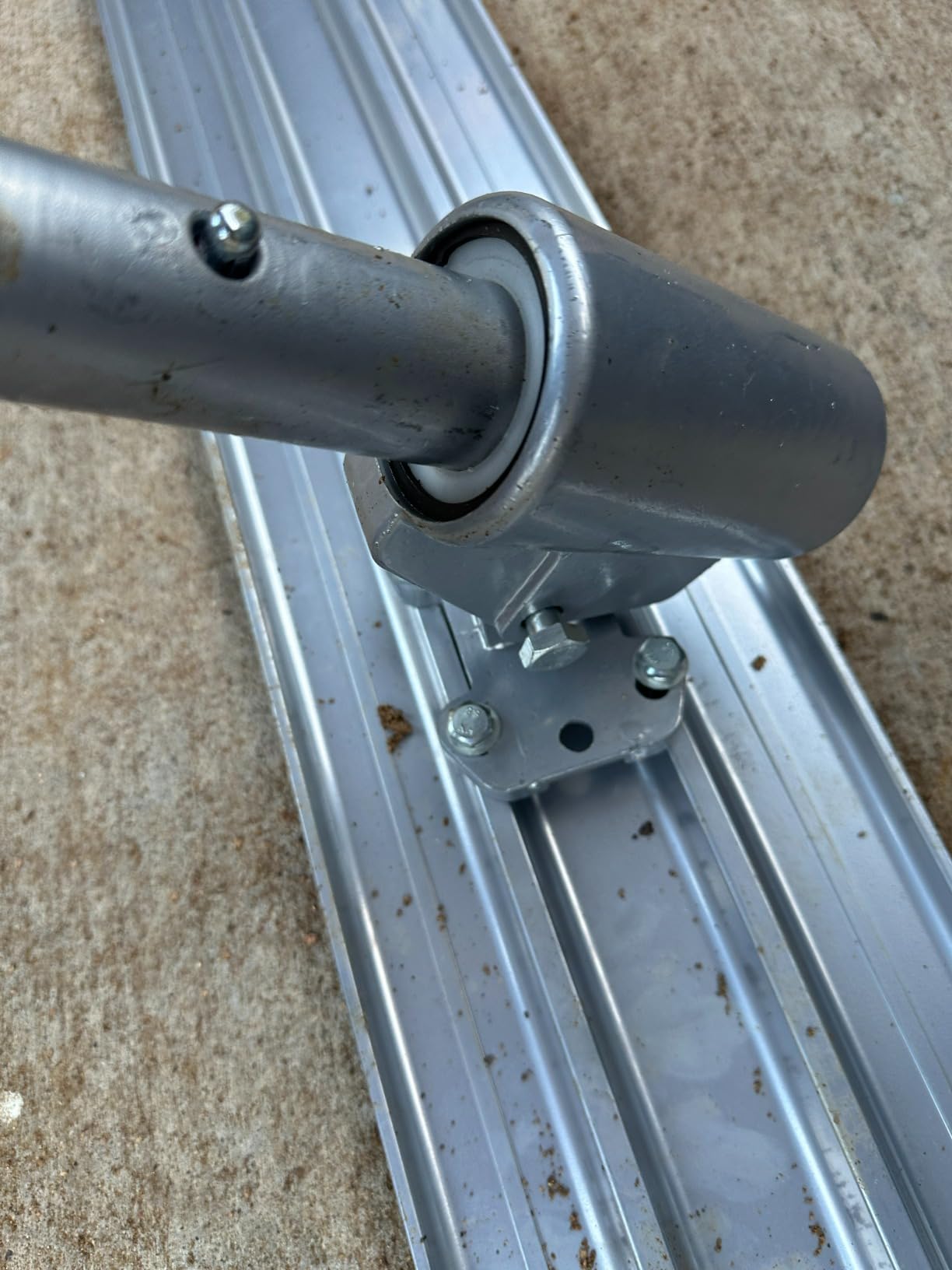 Aluminum Magnesium Alloy Concrete Float, 48x8 Inch | Round End, Adjustable Bracket, 56 inch, Extendable Handles x 4, Screeding and Finishing Tool Kit customer photo 1