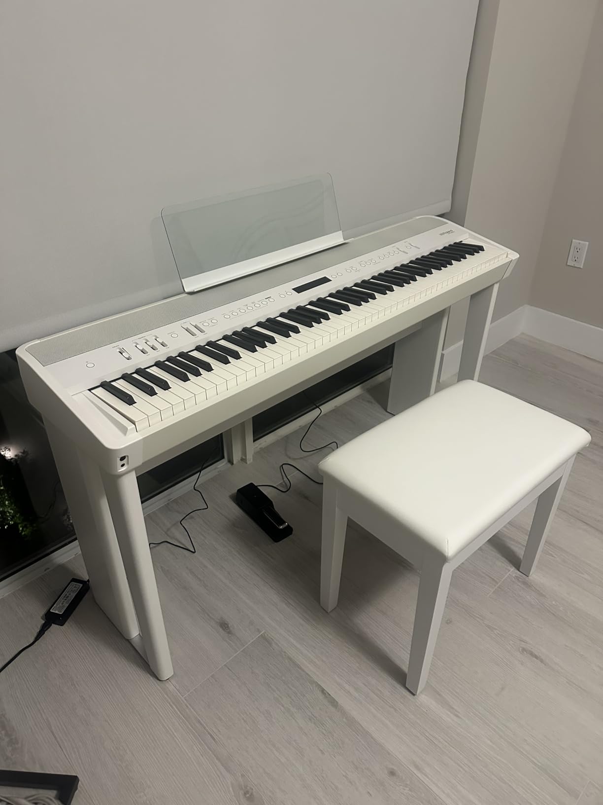 Roland FP-90X 88-Key Digital Piano Bundle with KSC-90 Stand, KPD-90 Pedal, Bench customer photo 1