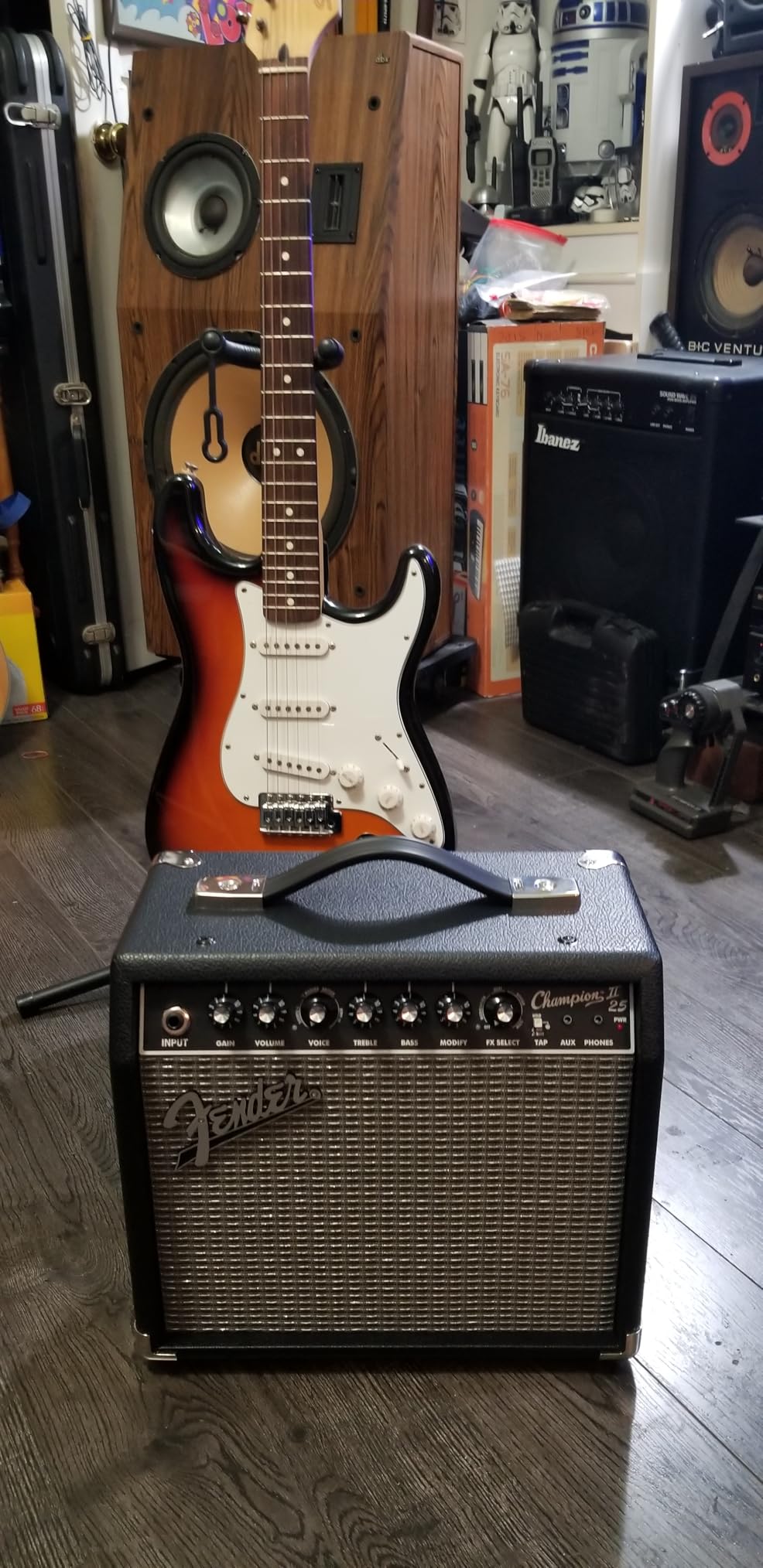 Fender Champion II 25 Electric Guitar Amplifier, 25-Watt Combo Amp with 8
