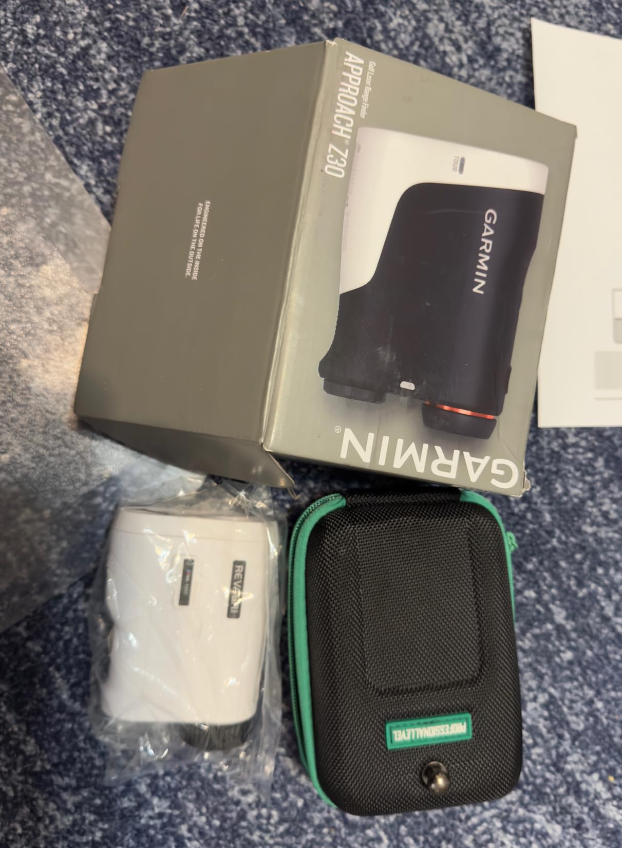 Garmin Approach Z30, Golf Laser Range Finder, Easy-to-Read OLED Display, Range Up to 400 Yards, Send Ranged Distances to Your Compatible Golf Smartwatch or Handheld customer photo 2
