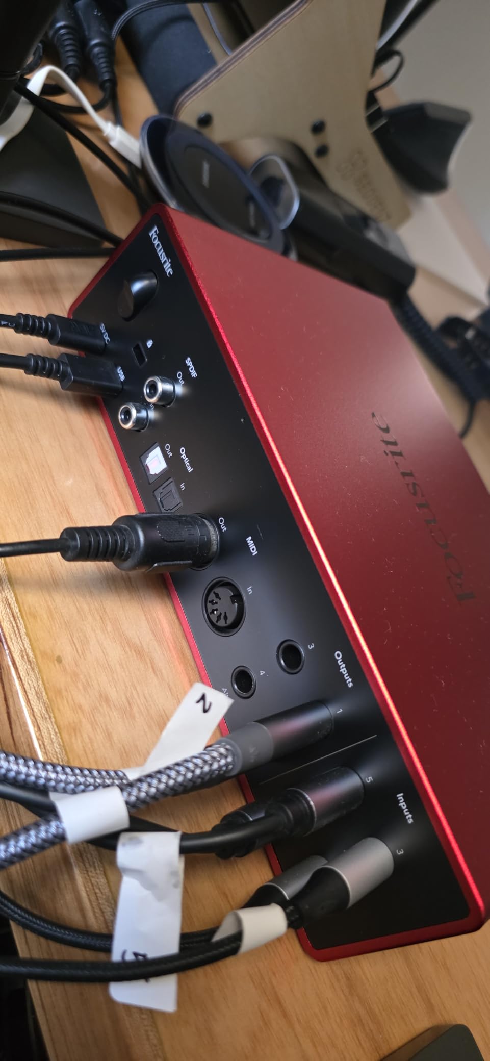 Focusrite Scarlett 16i16 4th Gen USB Audio Interface for Songwriting, Music Production, Recording, and Podcasting - 16-In 16-Out, 2 Mic Preamps, 2 Hi-Z Inputs, 6 Line Inputs, ADAT, S/PDIF, MIDI, Auto Gain, Clip Safe, 24-Bit/192kHz customer photo 1