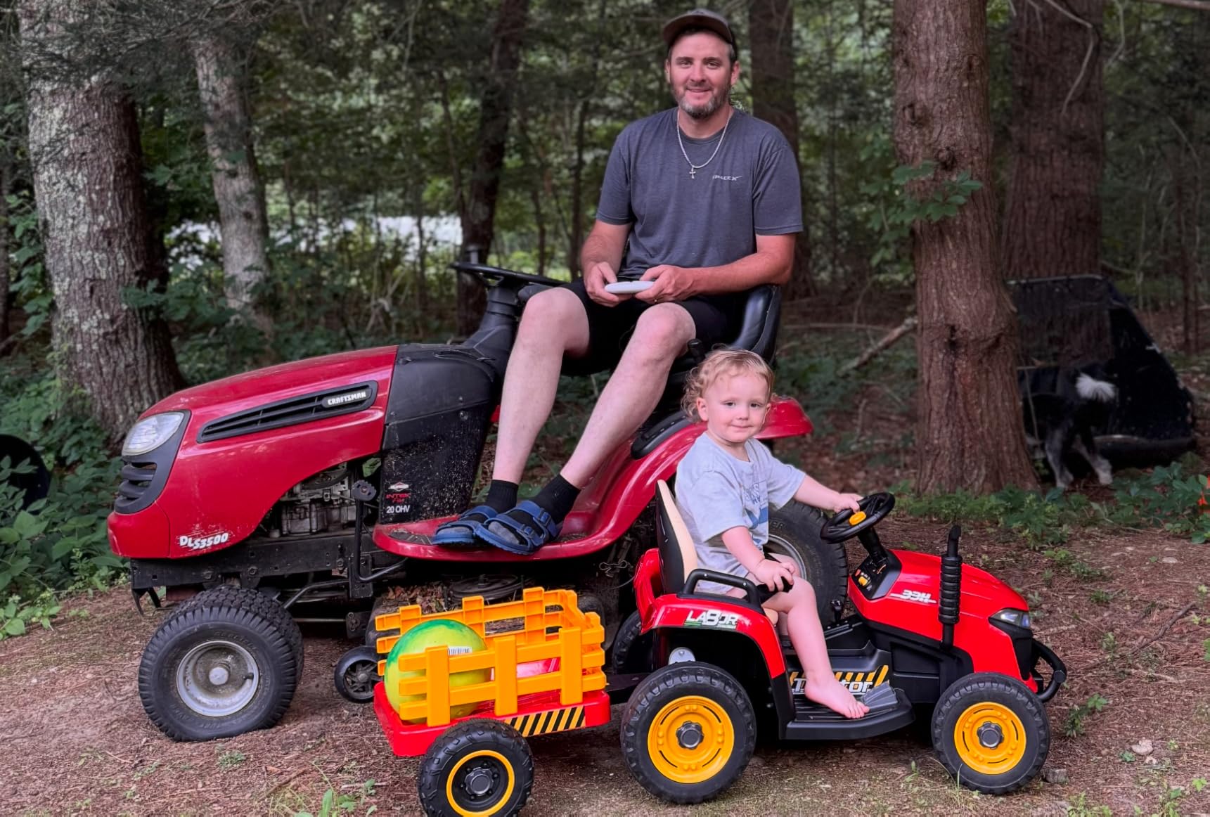 ARBELI 24V Ride On Tractor w/2.4G Remote Control, Tiltable Trailer, Green customer photo 1