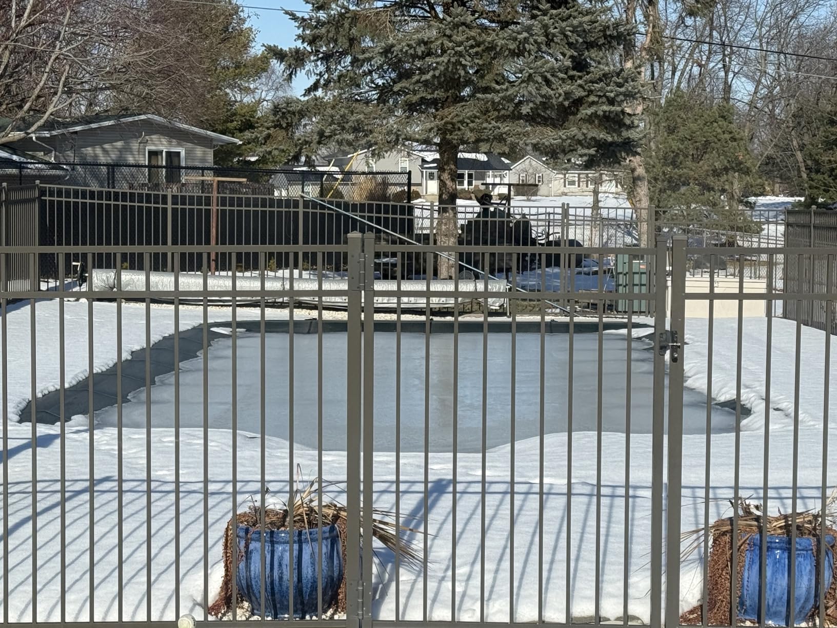 VEVOR Pool Safety Cover, 16 ft x 36 ft Rectangular Winter Inground Pool Cover, Triple Stitched, High Strength Mesh PP Material, Good Rain Permeability, Installation Hardware Included customer photo 1