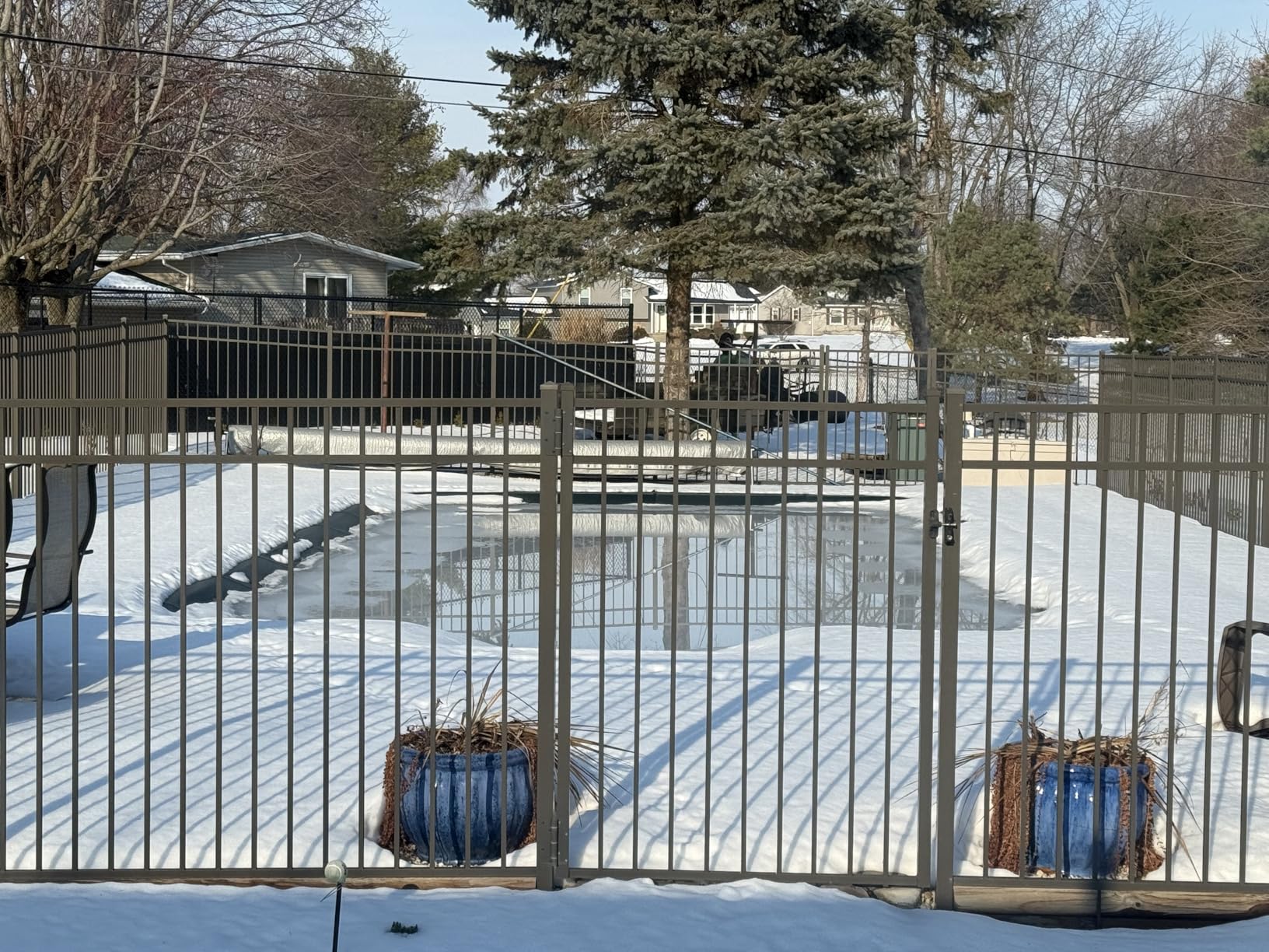 VEVOR Pool Safety Cover, 16 ft x 36 ft Rectangular Winter Inground Pool Cover, Triple Stitched, High Strength Mesh PP Material, Good Rain Permeability, Installation Hardware Included customer photo 2