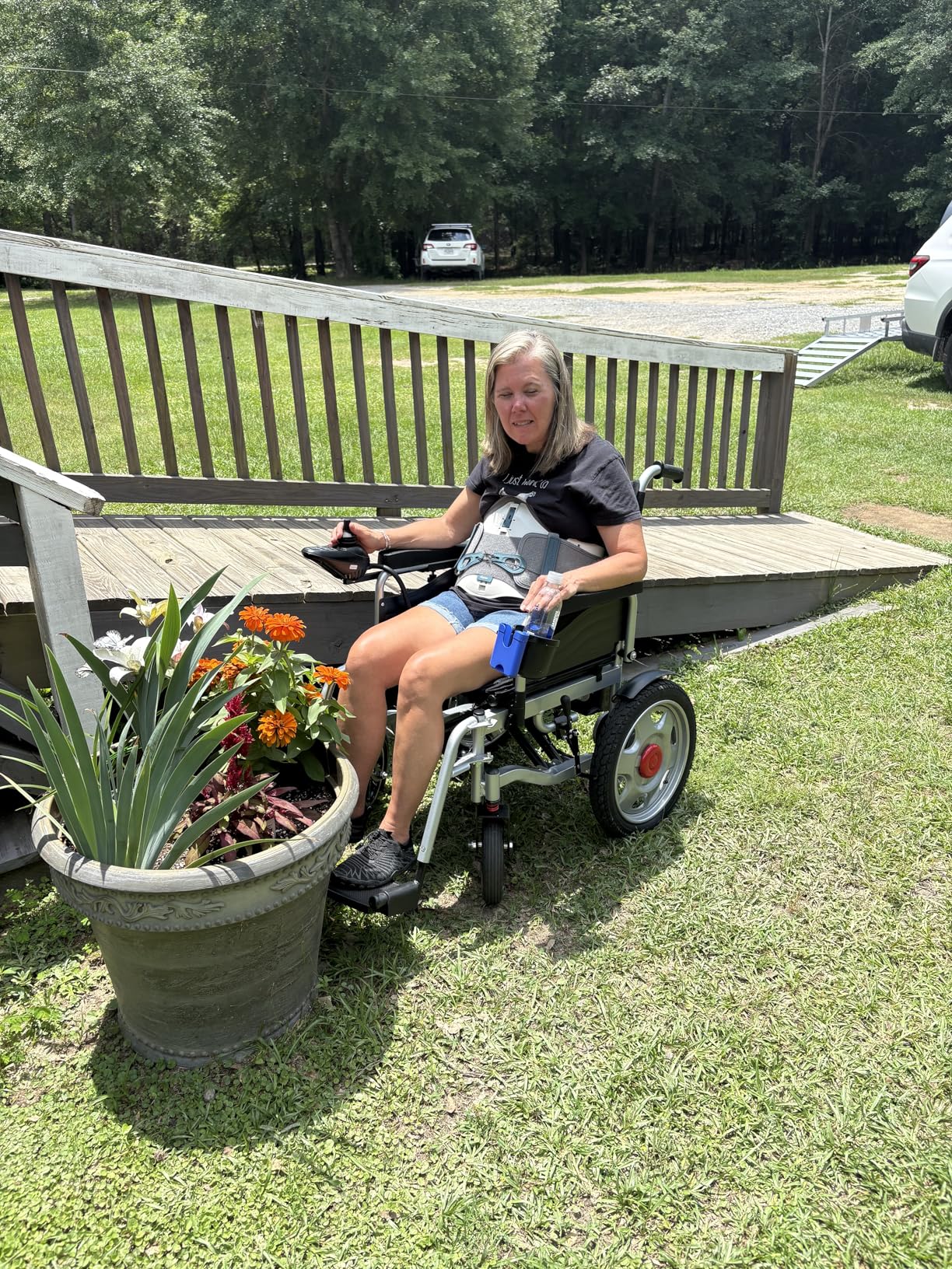 400LB Capacity Heavy-Duty Electric Wheelchair for Adults, Seniors | 20inch Extra Wide Seat, 500w Dual Motors, 15 Miles Long Travel Range, Foldable, All Terrain customer photo 2