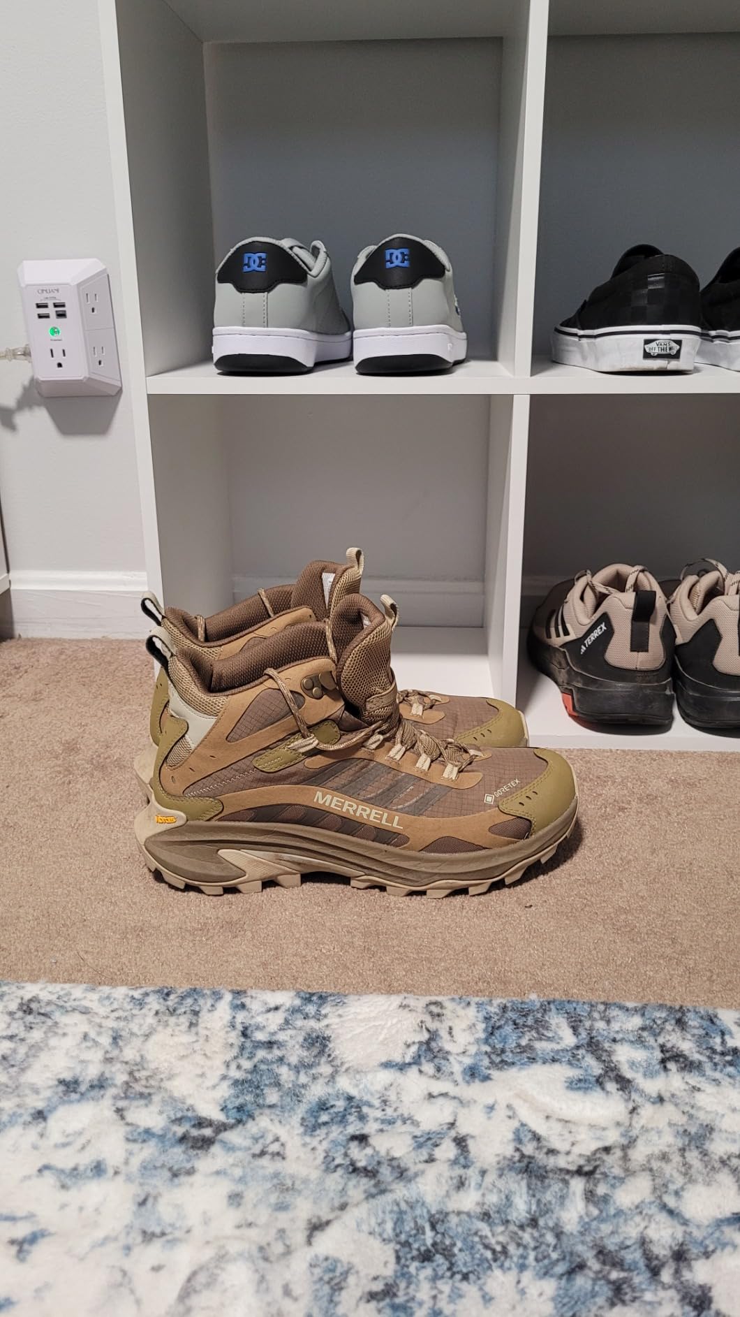 Men's Moab Speed 2 Mid GTX Hiking Boot customer photo 2