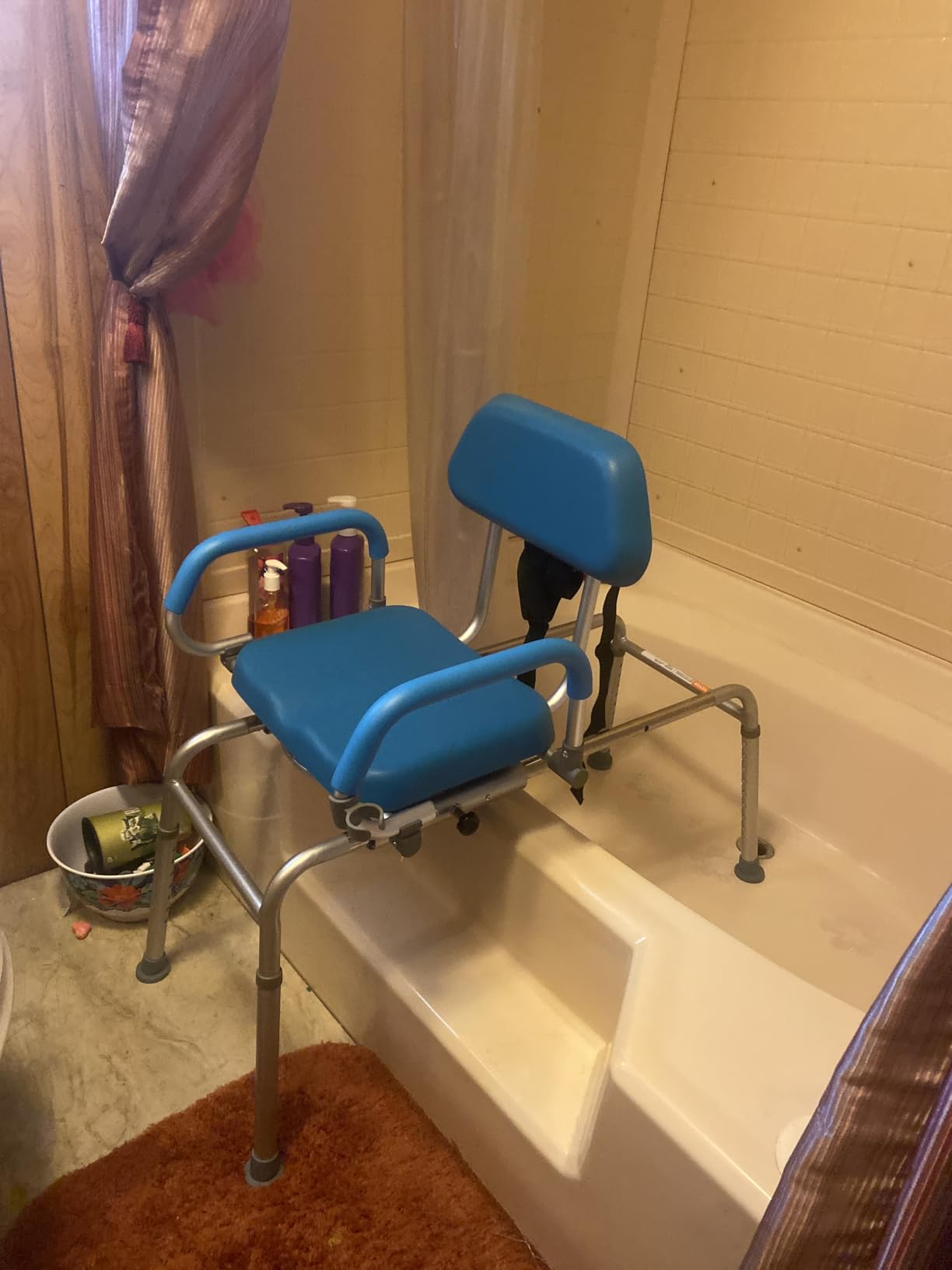VEVOR Sliding Tub Transfer Bench with 360 Degree Swivel Seat, Sliding Shower Chair with Pivoting Armrest & Padded Seat and Safety Belt, Height Adjustable Bath Chair for Elderly Disabled, 330LBS customer photo 1