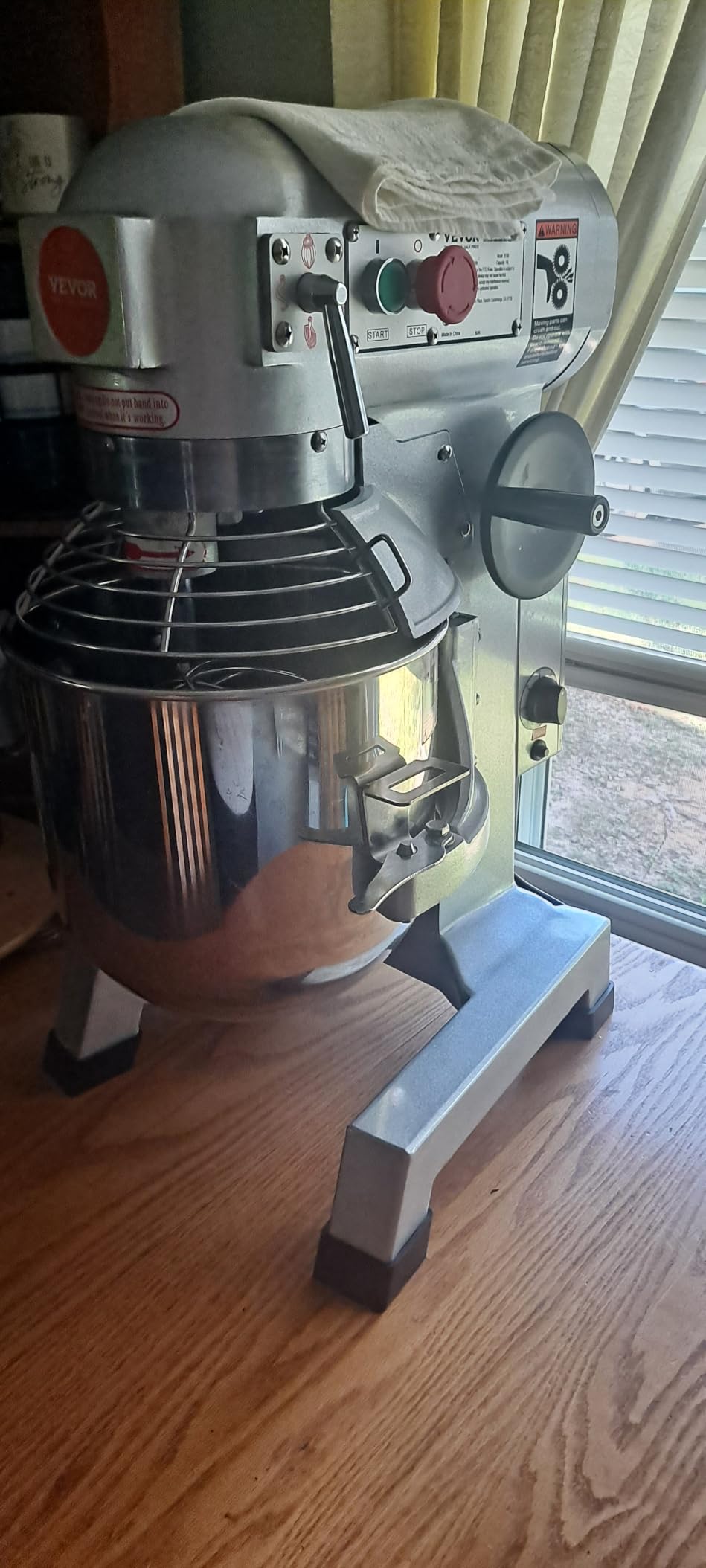 VEVOR Commercial Food Mixer, 15Qt Capacity with Timer, 500W Stainless Bowl Durable Electric Mixer for Commercial Use, 3 Speed Options 113/184/341 RPM customer photo 1