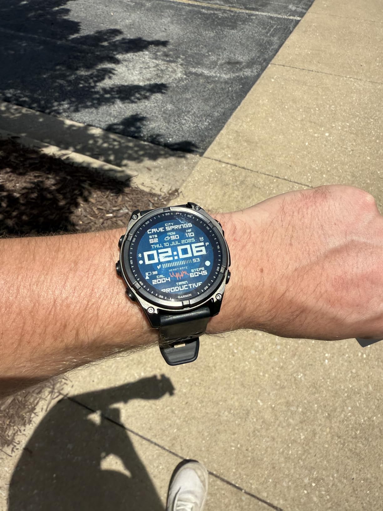 Garmin fēnix® 8 Solar Sapphire, 47mm DLC Titanium Black/Pebble Gray - Premium Multisport Smartwatch, AMOLED Display, GPS, Built-In Flashlight, Dive-Rated, Built-In Speakers & Mic customer photo 2