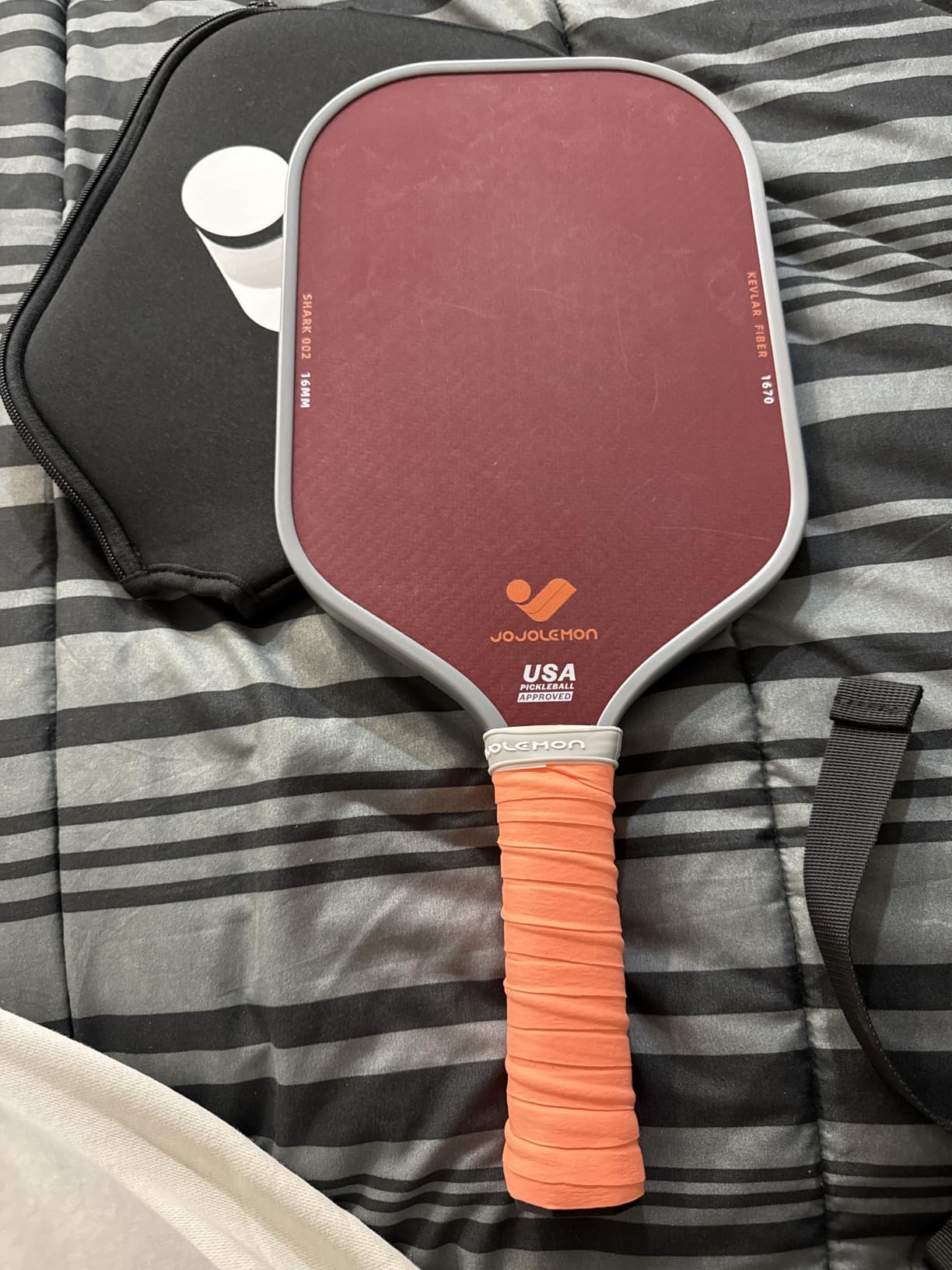 JOJOLEMON Pickleball Paddles, Carbon Fiber Pickleball Paddle with a 16mm Shark Power Polymer Core, The Pickleball Rackets Designed for Ultimate Spin & Consistency customer photo 1