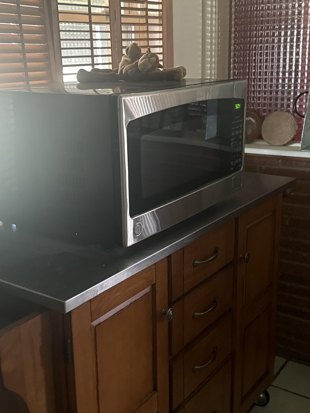 GE Countertop Microwave Oven, 1200-Watt Capacity, 2.0 Cubic Ft., 8 Auto Setting Cooking Settings, Child-Lock Technology, Kitchen Essentials for the Countertop, Dorm Room or Apartment, Stainless Steel customer photo 1