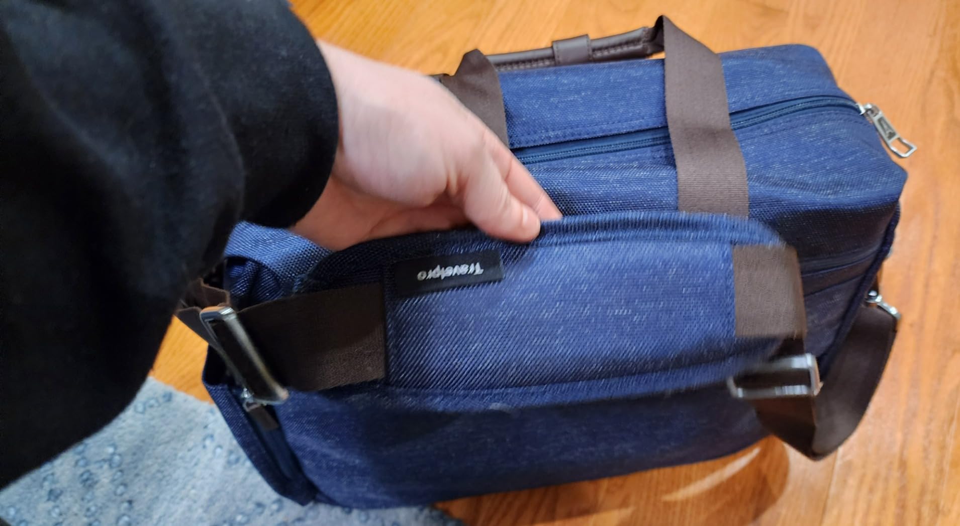 Travelpro Platinum Elite Carry on Soft Travel Underseat Tote Bag, Weekender, Overnight, Men and Women, 16.5 Inch customer photo 1