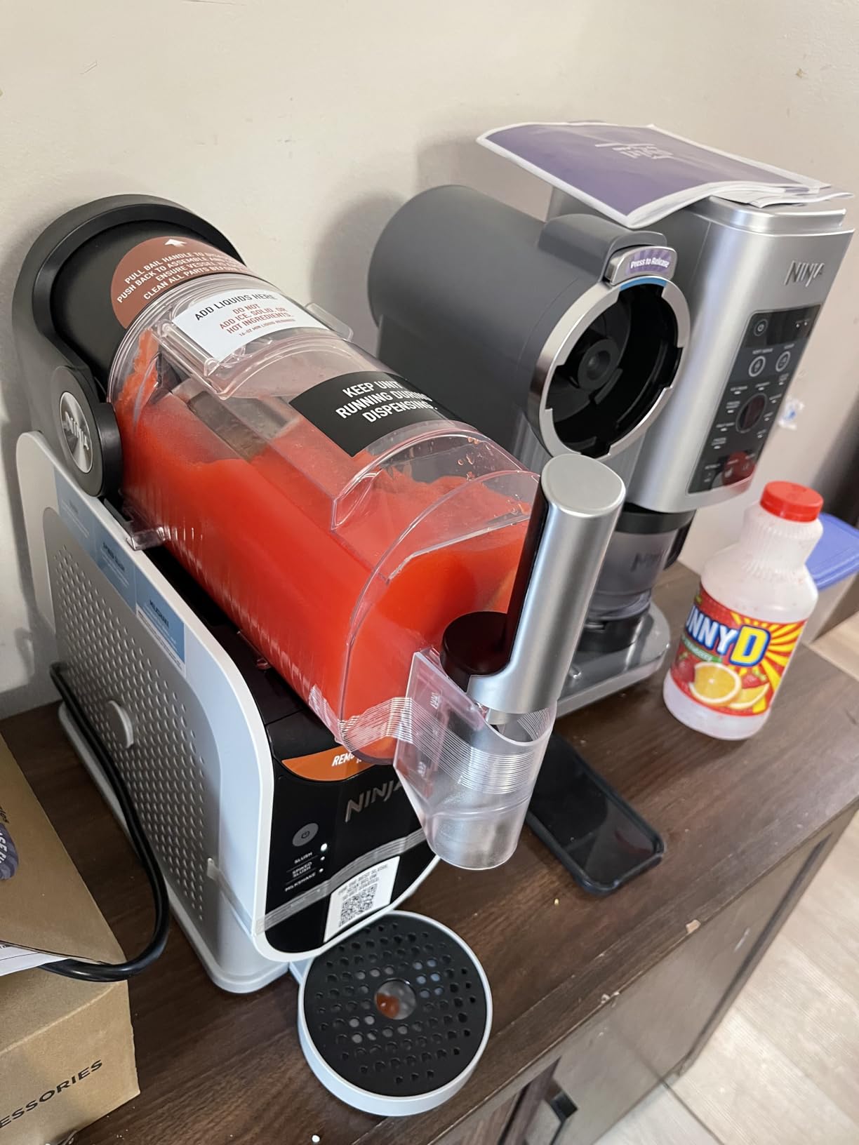 Ninja SLUSHi 72 oz Professional Frozen Drink Maker, 3 Preset Settings Slushie Machine (Renewed) customer photo 1