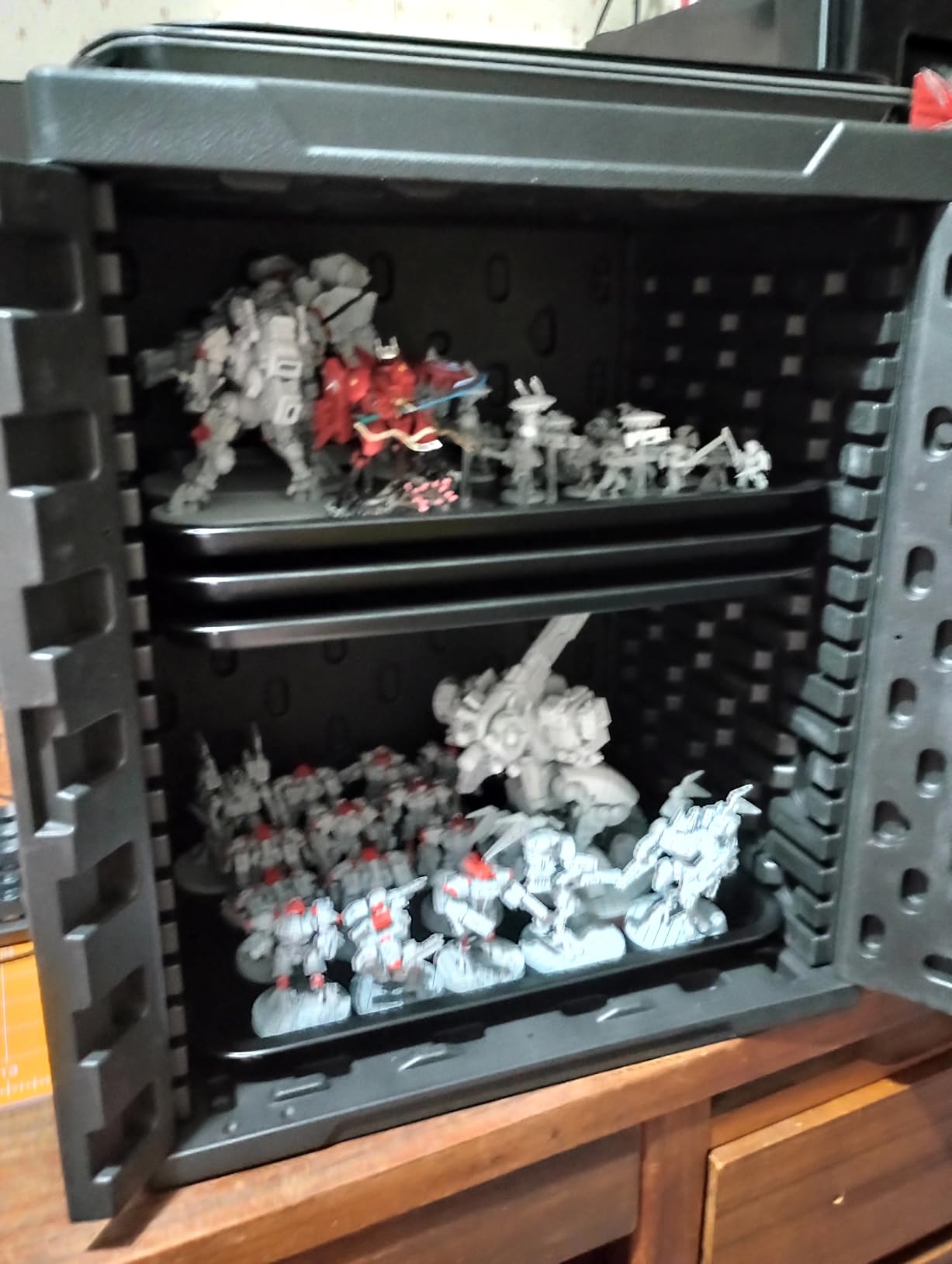 Miniature Carrying Case, Display and Transport Action Figure Display case for Warhammer 40k. (rectangular) customer photo 2
