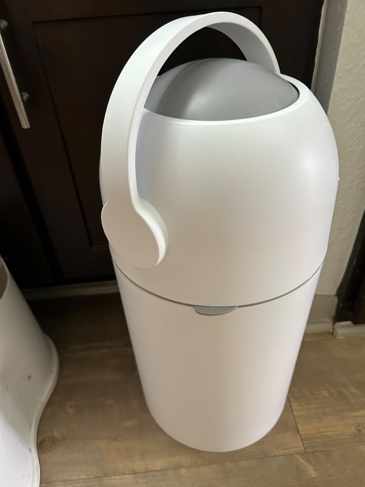 L.A. BABY Magic Diaper Pail - Patented 100% Odor-Free System with Child-Safe Lock - No Refills Required customer photo 1