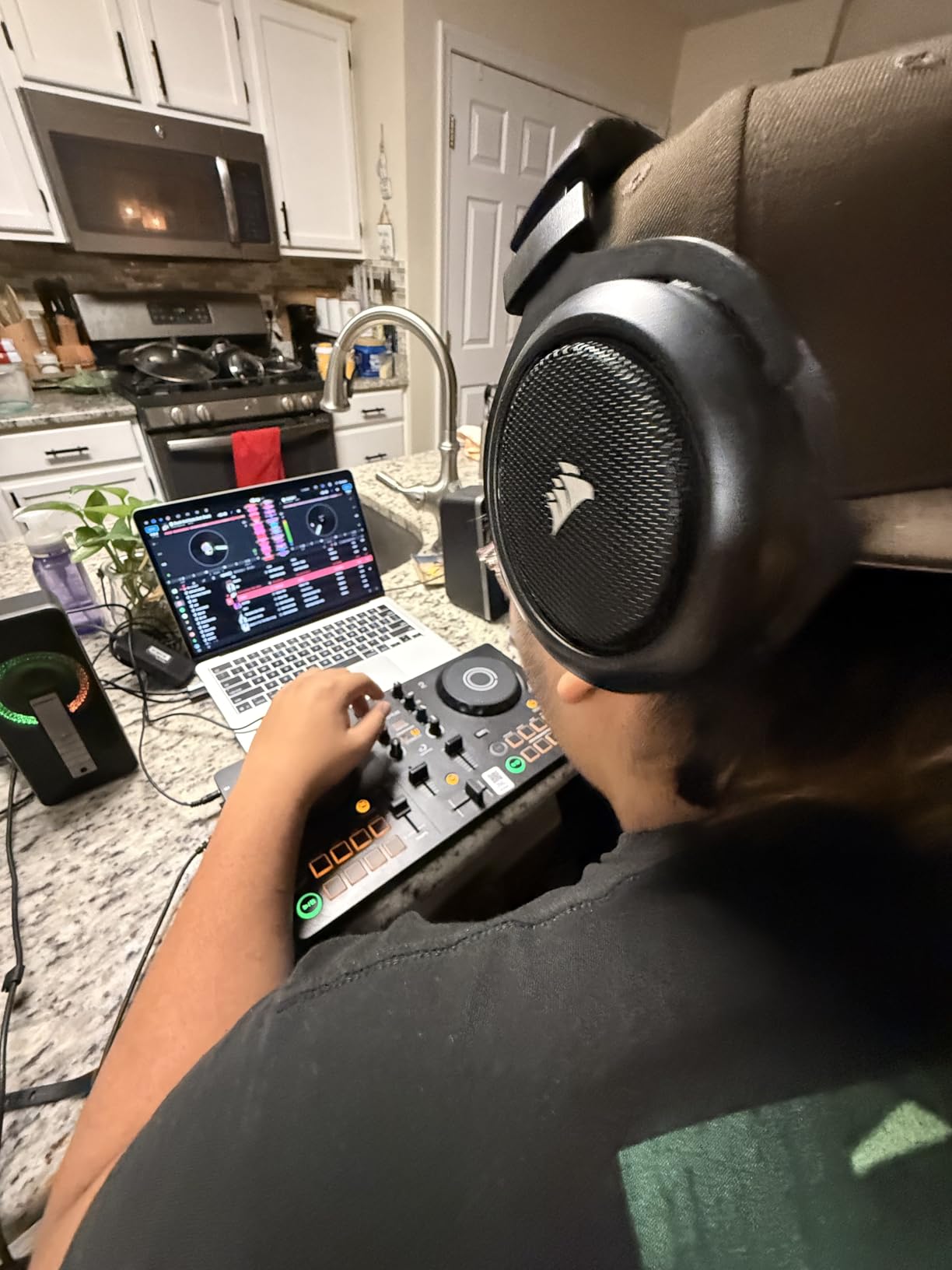 AlphaTheta DDJ-FLX2 Compact 2-Channel DJ Controller, Smart Fader, USB-C | Start DJing faster with an included DJ course, streaming support, and beginner-friendly mixing features customer photo 1