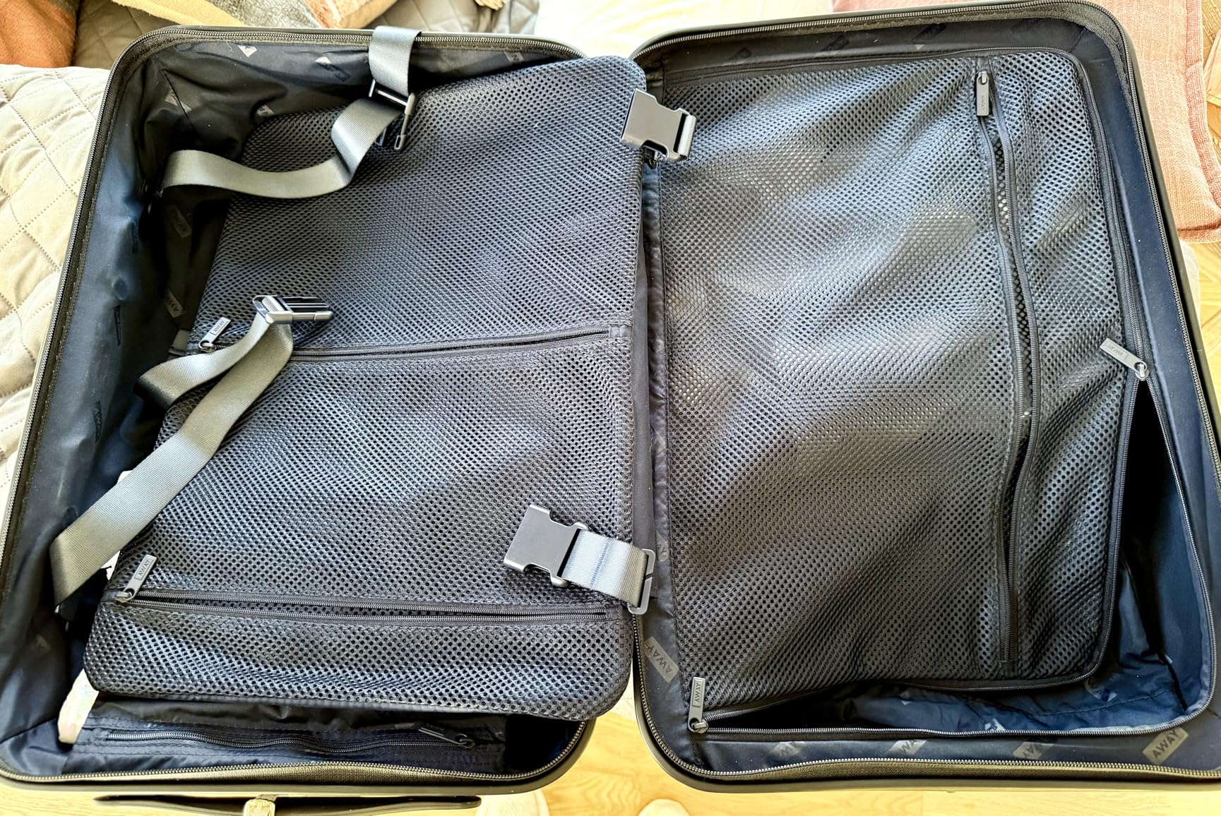 Away Carry-On Luggage - 22-Inch Lightweight Hardside Suitcase with 360° Spinner Wheels, Interior Compression System, TSA-Approved Lock - Jet Black customer photo 2