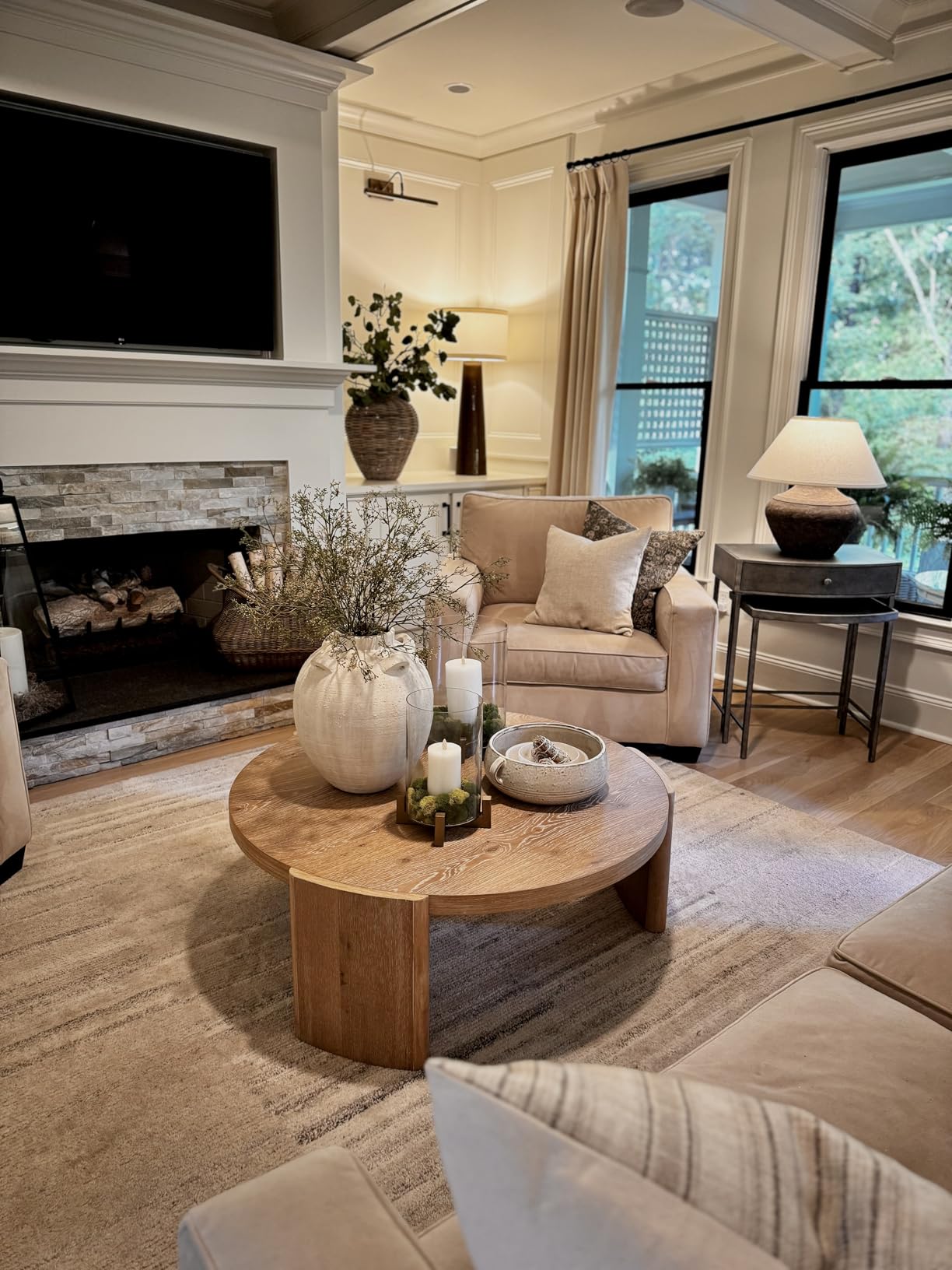 Furniture of America Carys 42