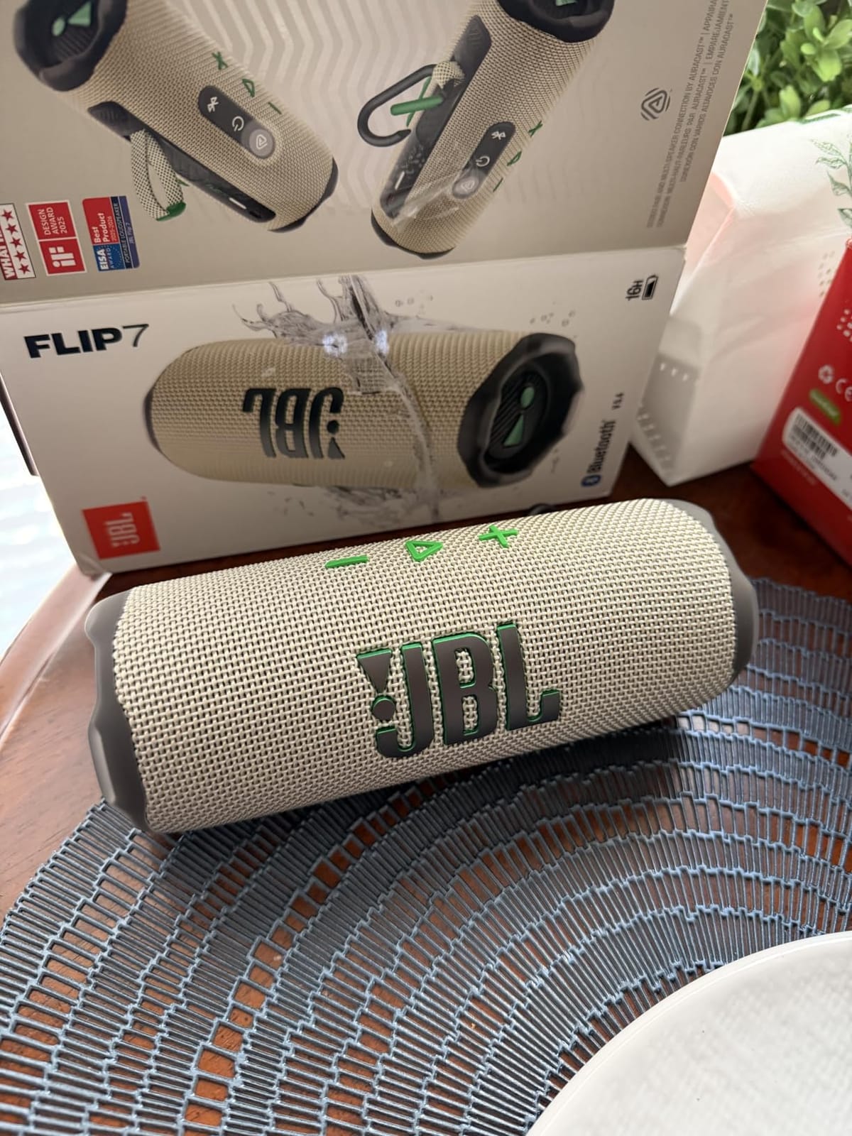 JBL Flip 7 Portable Bluetooth Speaker, Waterproof and Drop-Proof - Black customer photo 1
