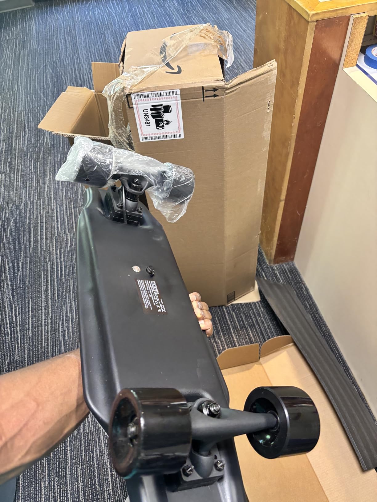 M8 Electric Skateboard with Remote, 15Mph Top Speed, 9Miles Range, 400 Hub-Motor, Skateboard for Adults & Teens customer photo 2