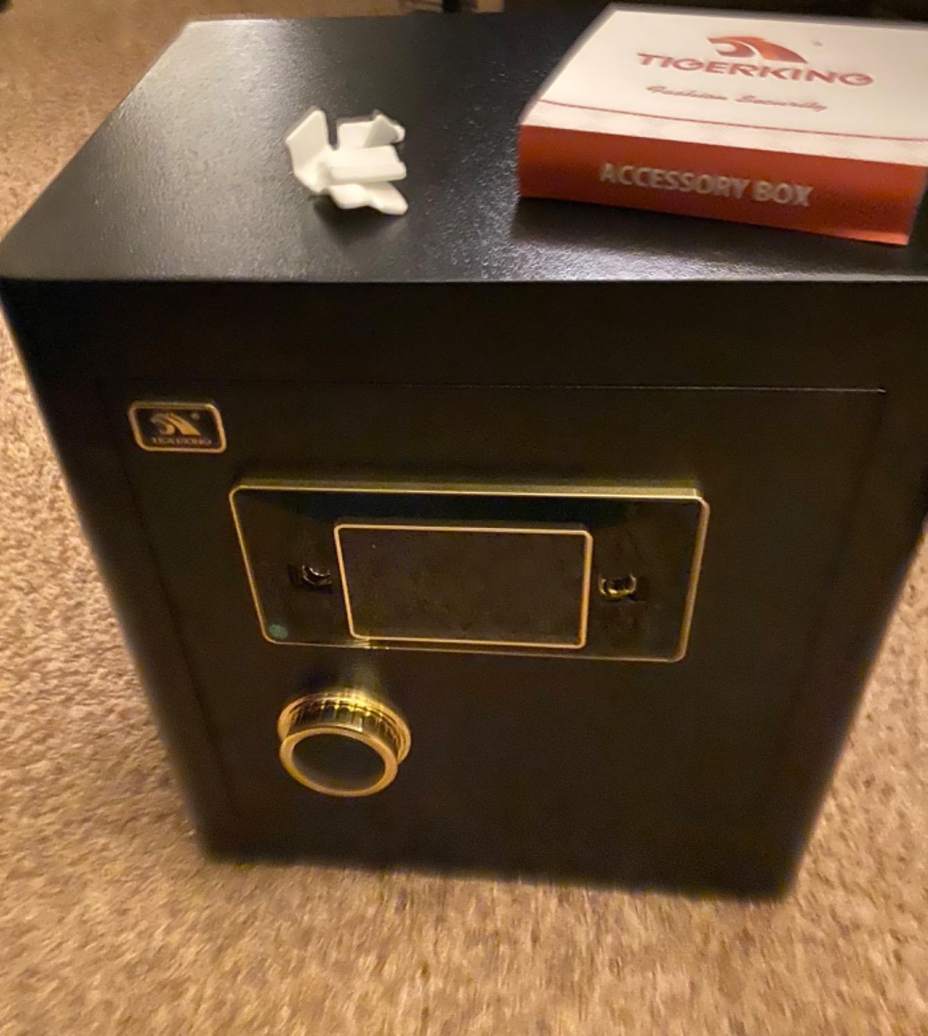 TIGERKING Large Gun Safe for Rifles, 6-8 Gun Capacity, 243 lb Steel | Rifle & Shotgun Storage, Gun Cabinet Design, Adjustable Gun Rack, 3 Removable Shelves, Home & Hunting Use customer photo 1