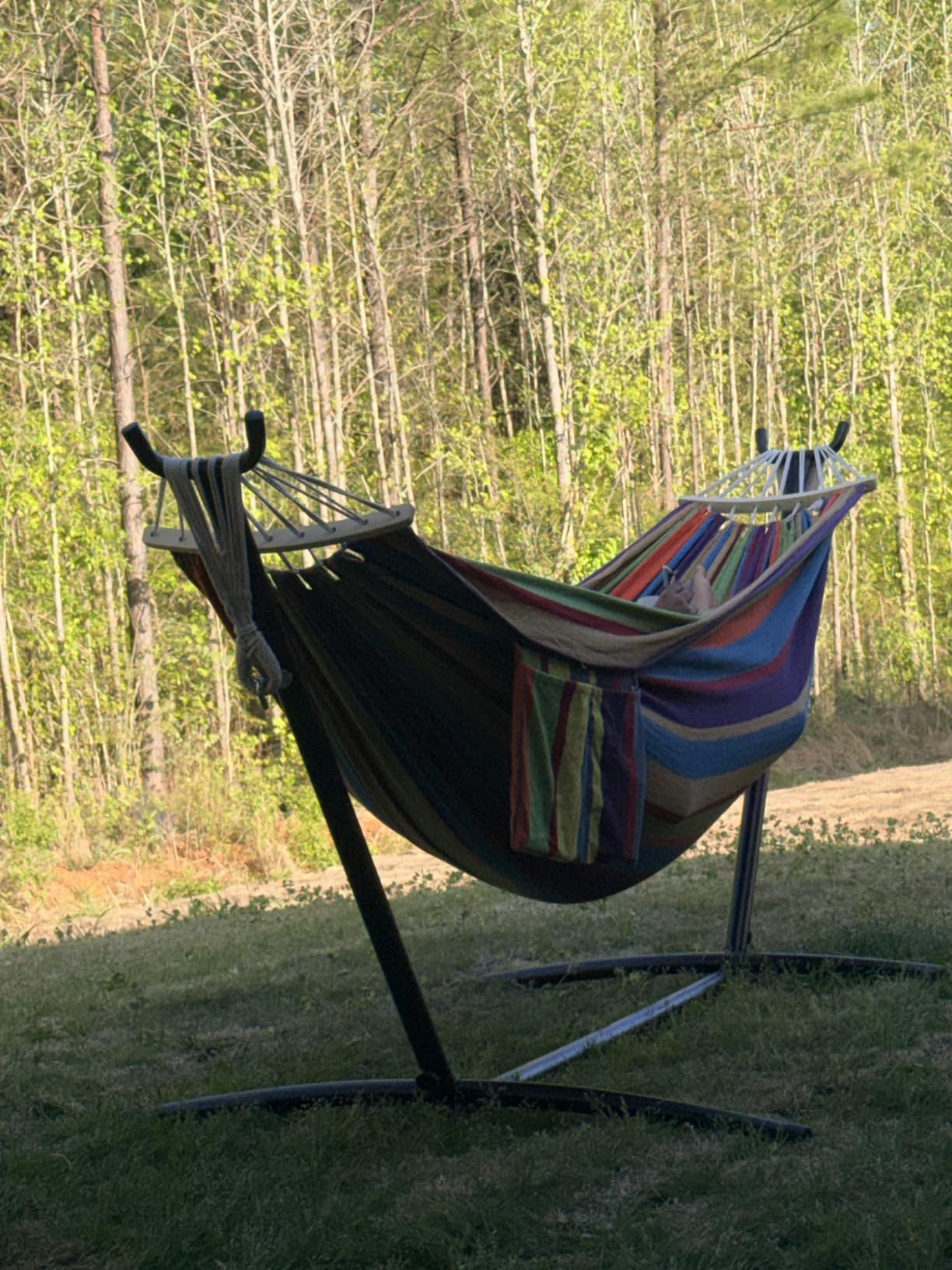 GAFETE Double Hammock with Stand for Outside, Upgraded Spreader Bar, Heavy Duty Space Saving Steel Stand 2 Person, Side Pockets, Easy Assembly, 600lbs Weight Capacity, Indoor & Outdoor (Classic Red) customer photo 2